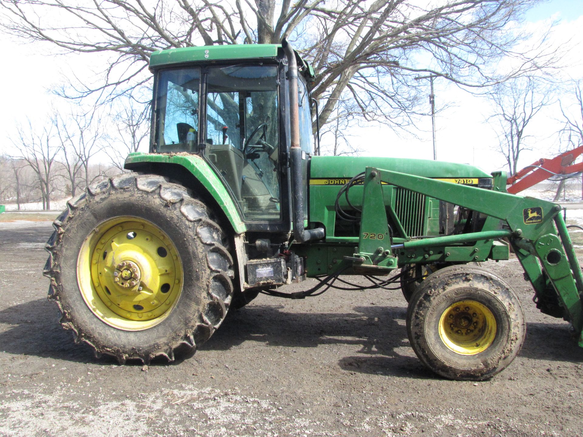 John Deere 7410 tractor w/ 720 loader - Image 4 of 45