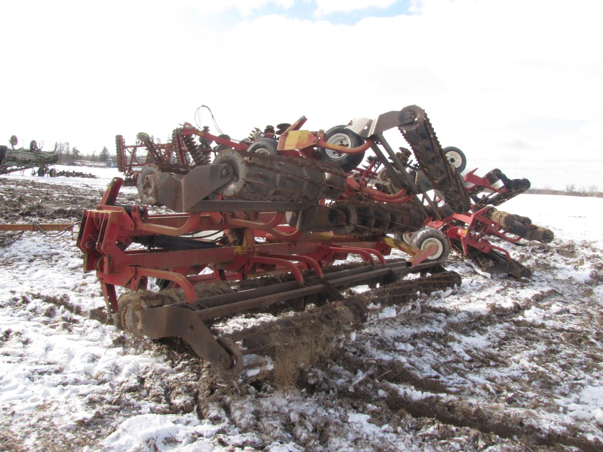 32’ Unverferth rolling harrow - Image 4 of 26