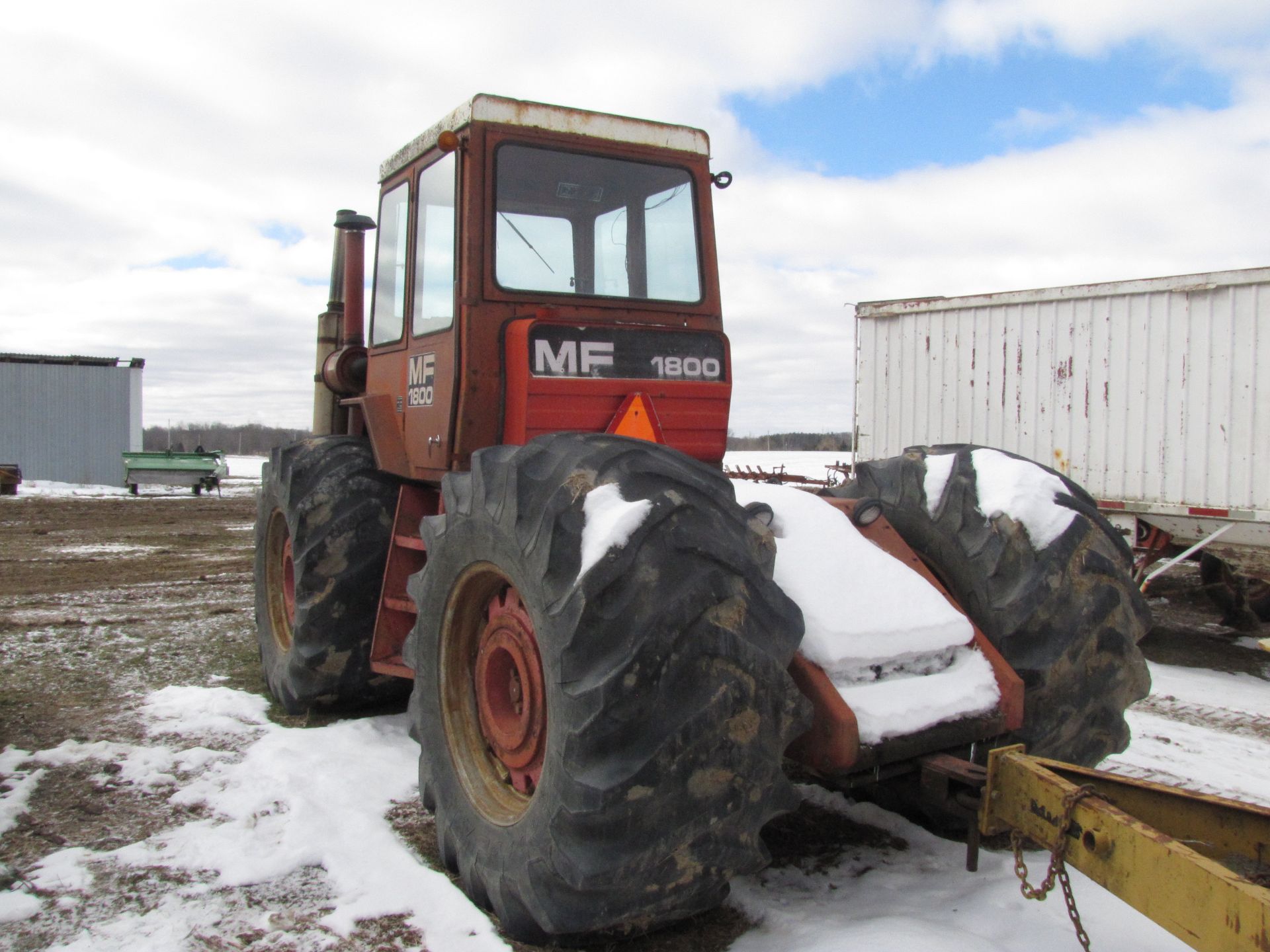 Massey Ferguson 1800 tractor - Image 5 of 47