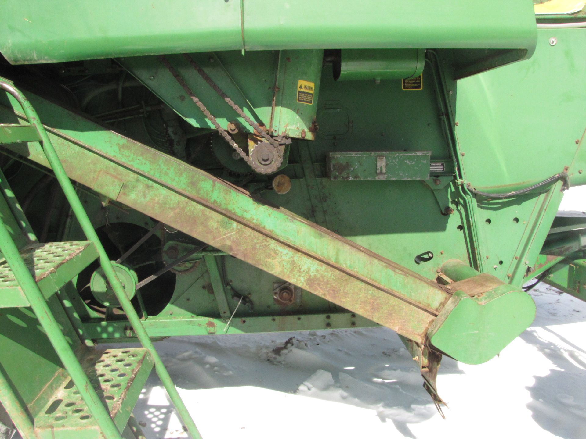 John Deere 8820 yellow top combine - Image 19 of 41