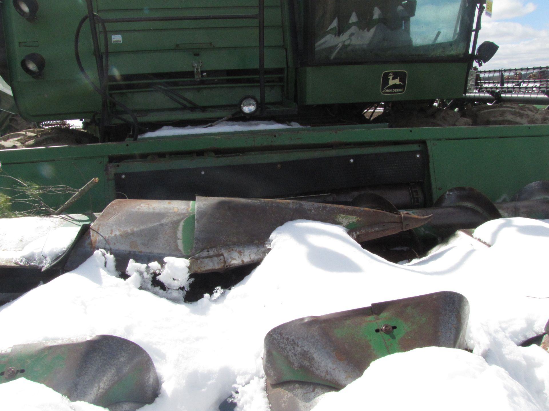 John Deere 8-row corn head - Image 11 of 14