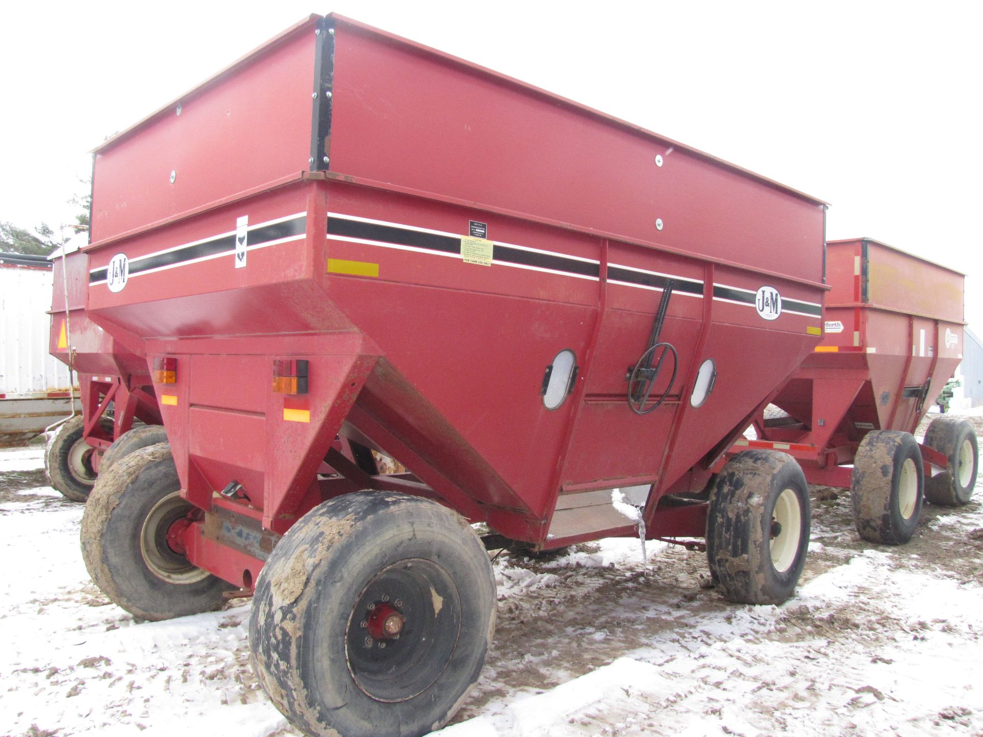 J & M 525-SD gravity wagon - Image 4 of 25