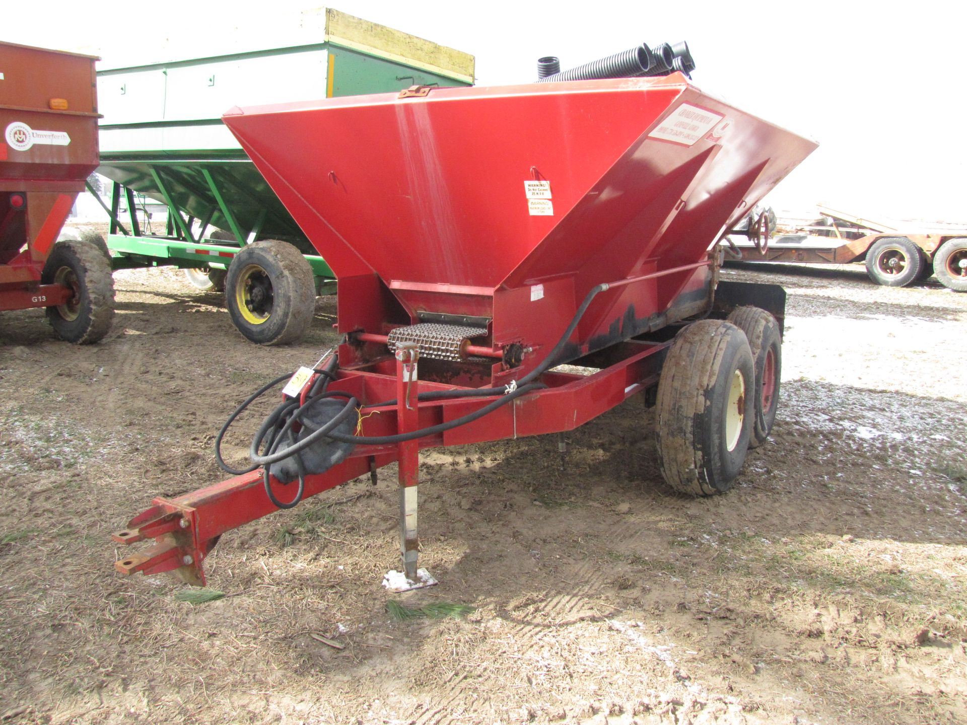 Chandler 6 Ton fertilizer spreader - Image 2 of 29