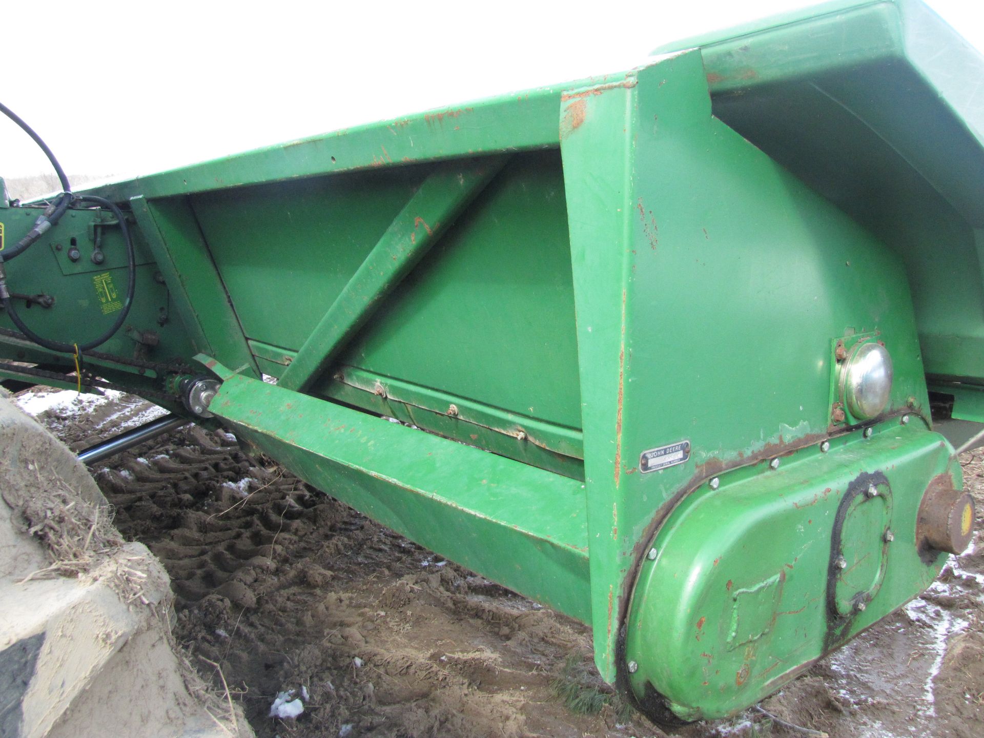 John Deere 8-row corn head - Image 5 of 14