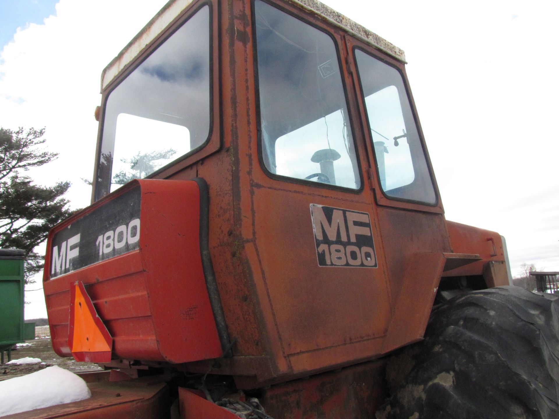 Massey Ferguson 1800 tractor - Image 9 of 47