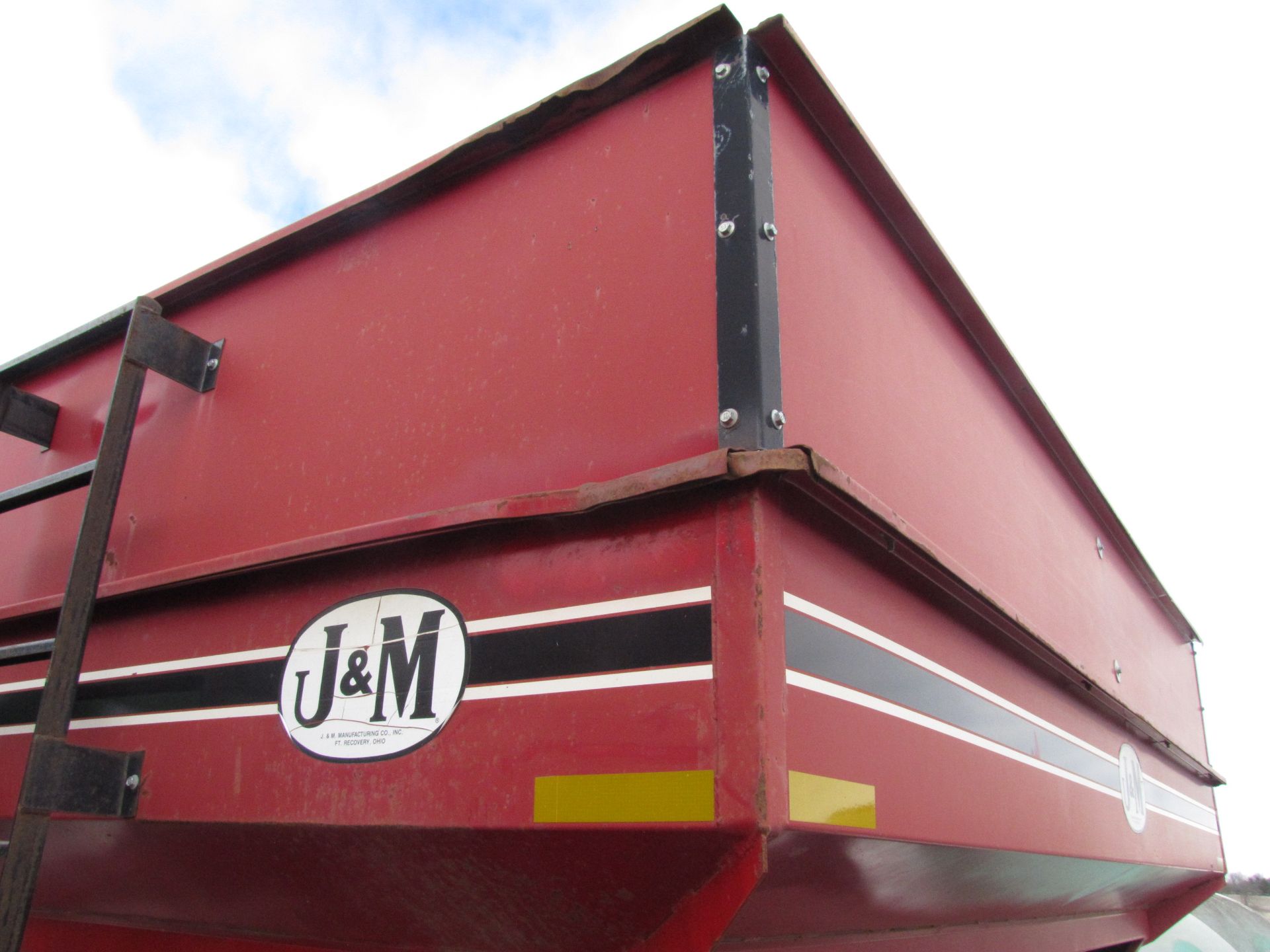 J & M 525-SD gravity wagon - Image 24 of 25