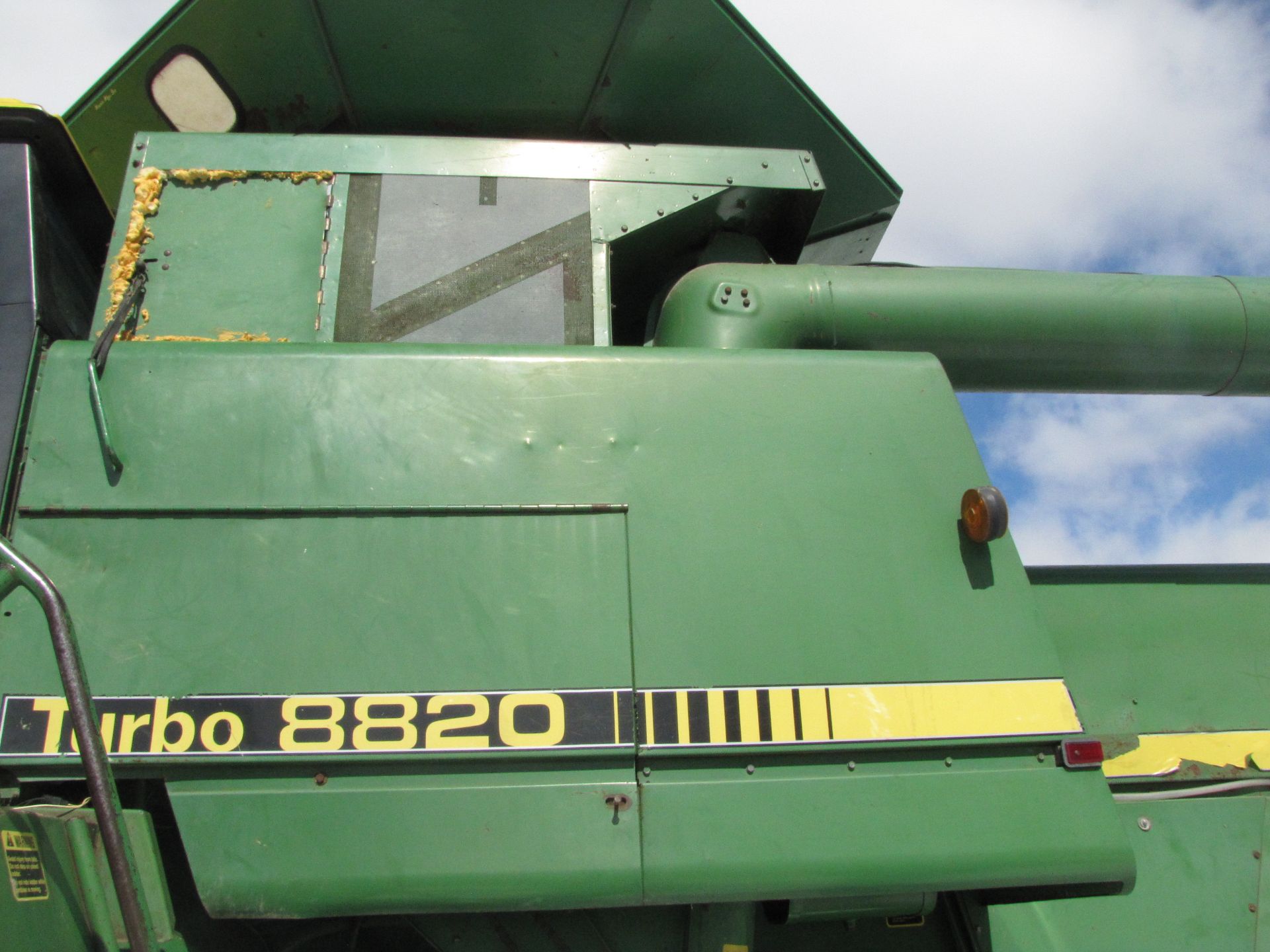 John Deere 8820 yellow top combine - Image 18 of 41