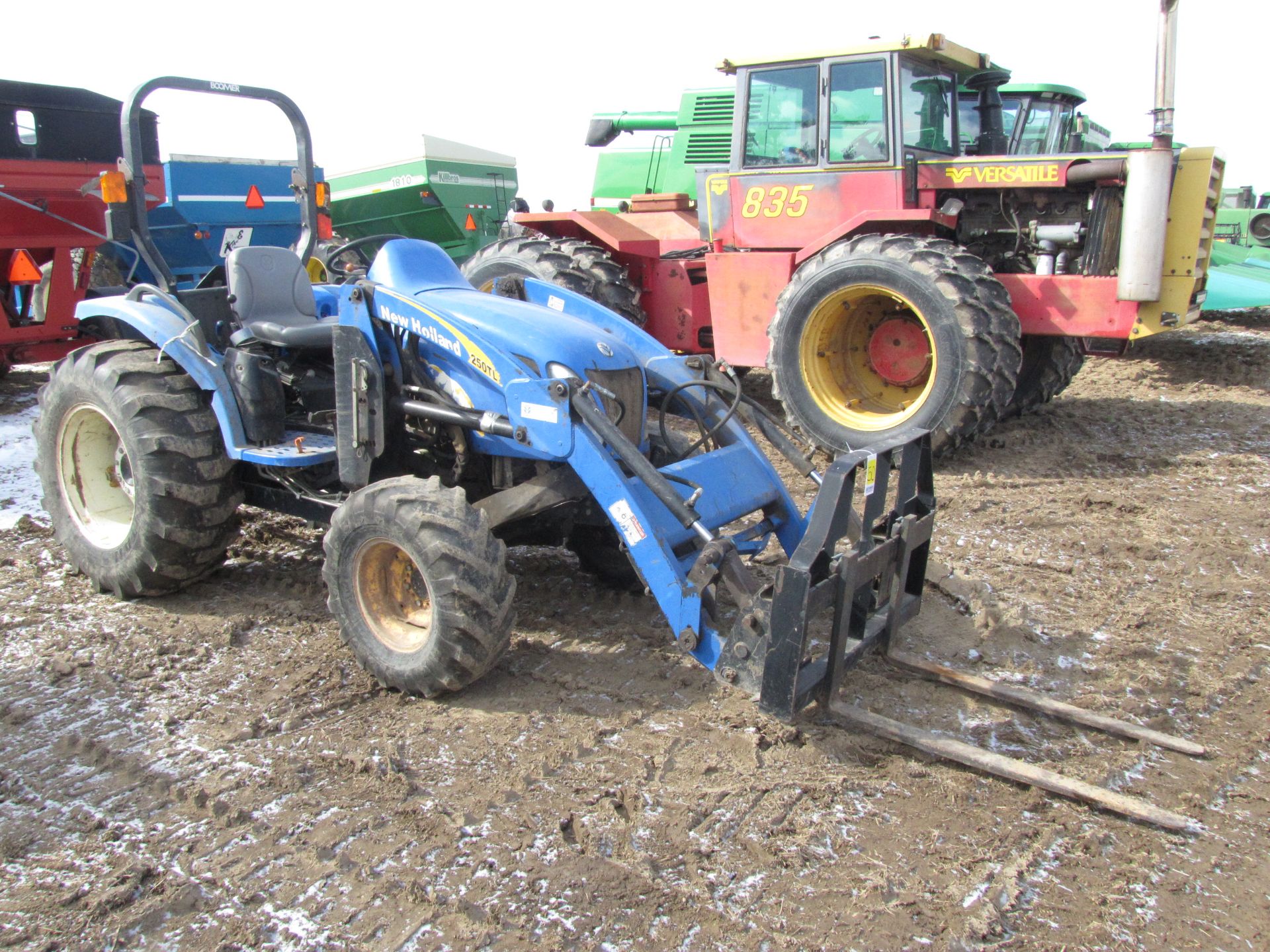 New Holland T2310 tractor w/ 250TL loader