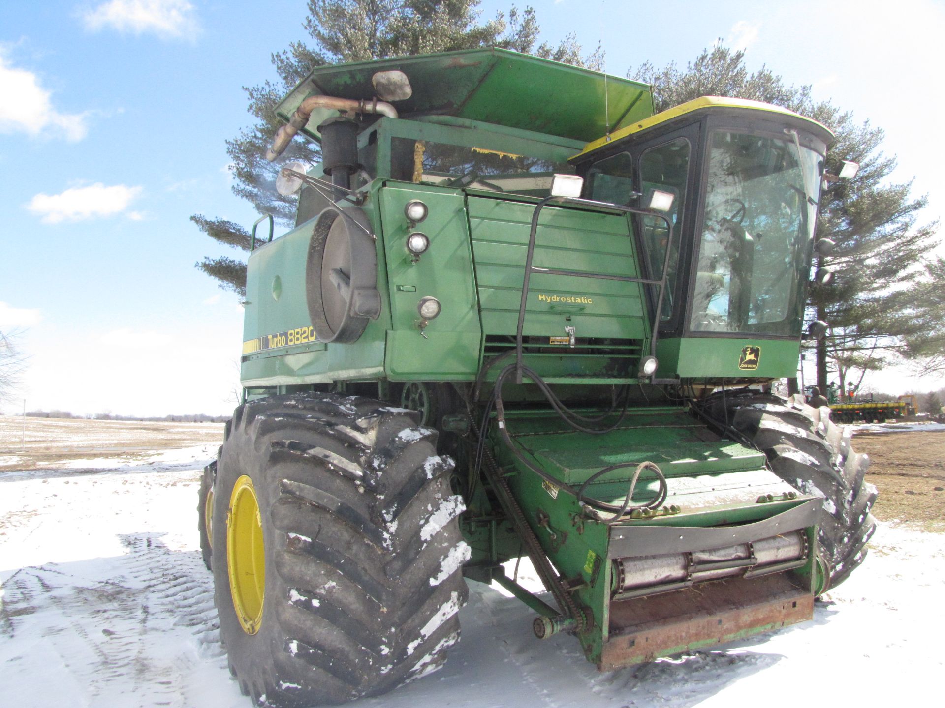 John Deere 8820 yellow top combine - Image 8 of 41