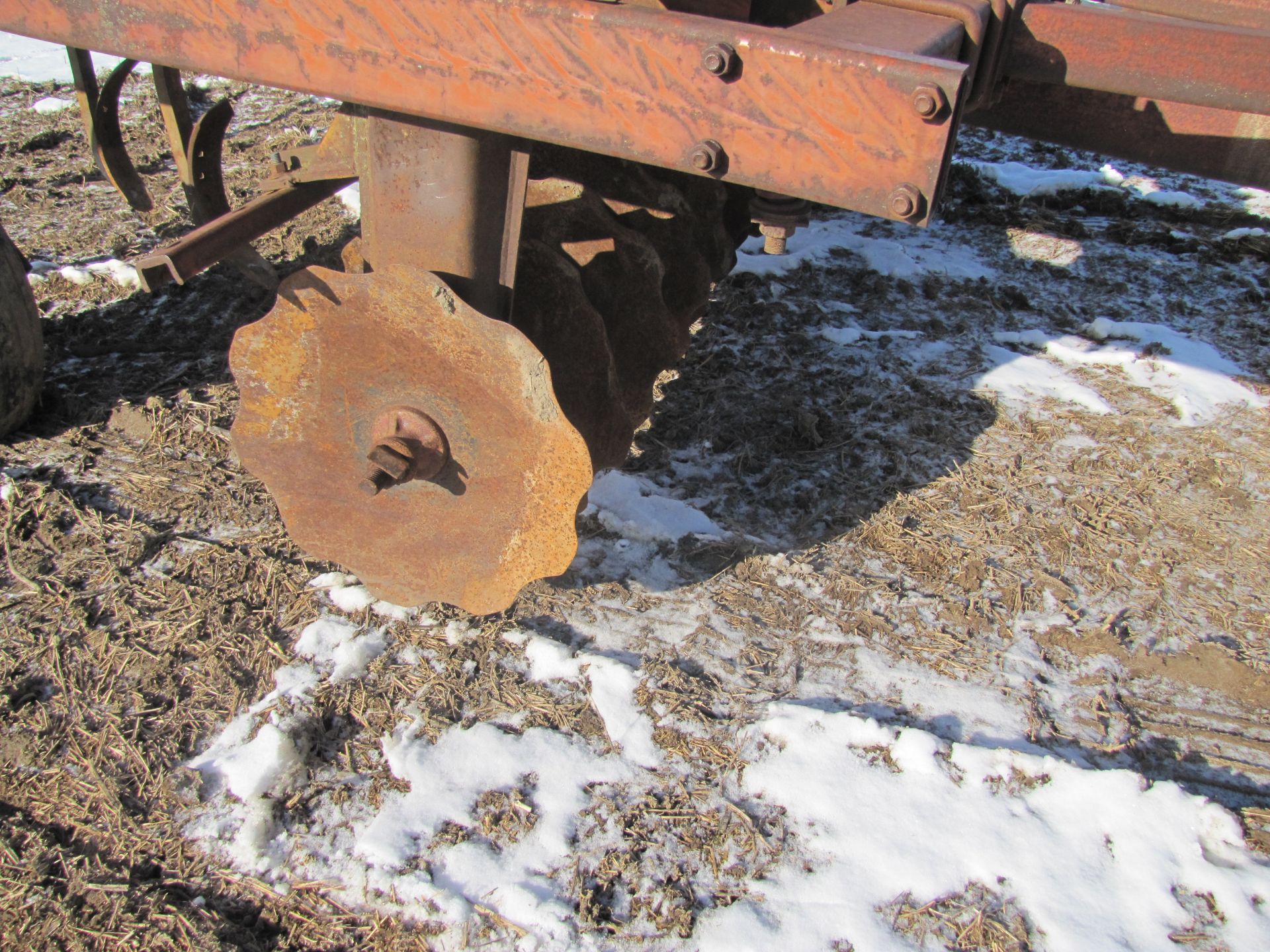 8-shank Kewanee 580 Conser-vator disc chisel plow - Image 10 of 20