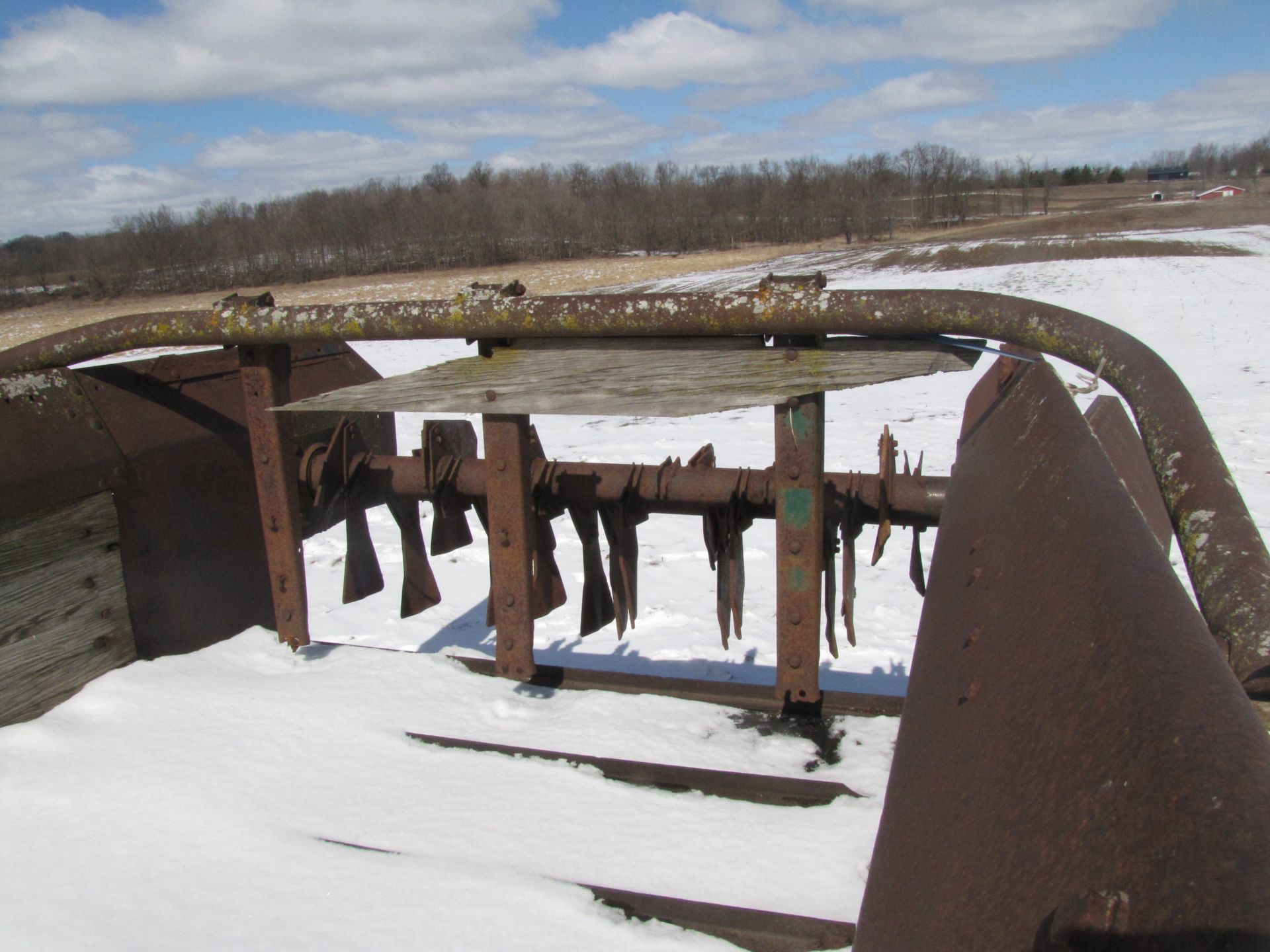 New Idea manure spreader - Image 17 of 29