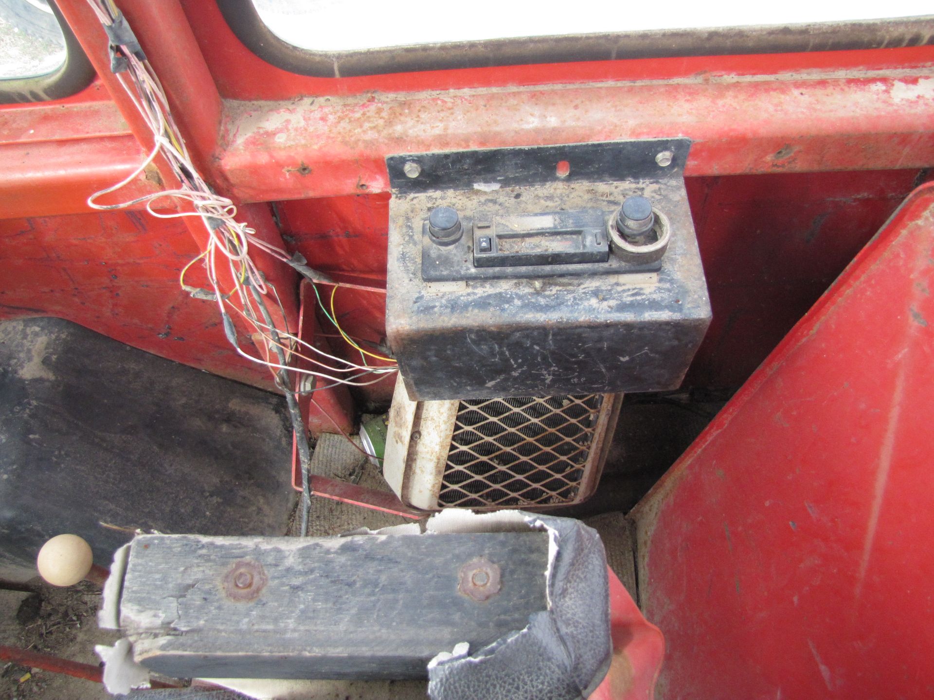 Massey Ferguson 1800 tractor - Image 35 of 47