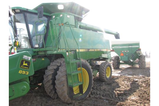 John Deere 9600 combine - Image 3 of 75