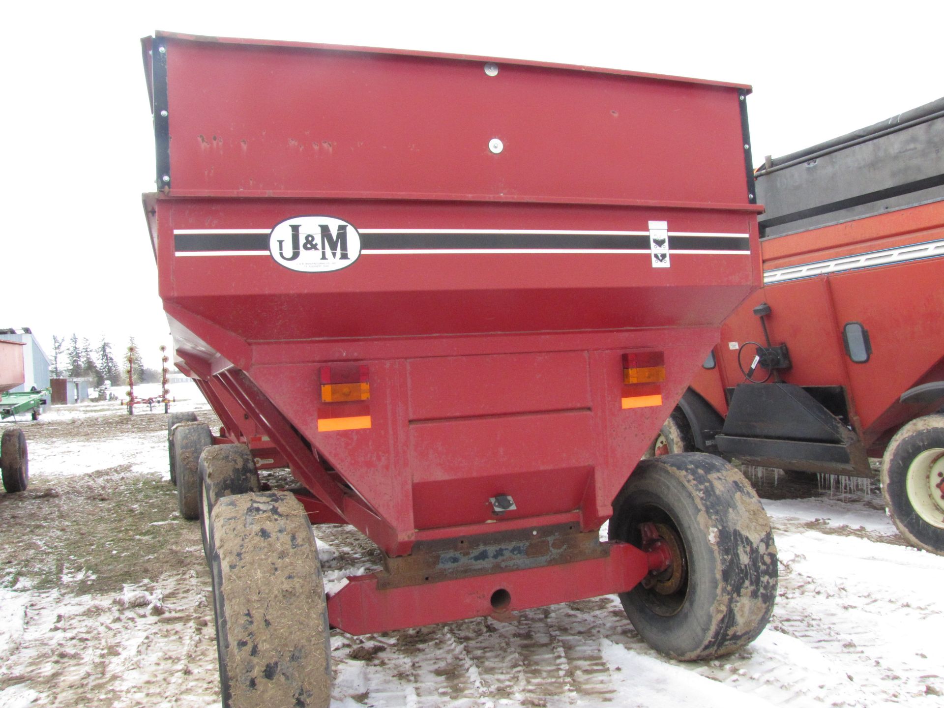 J & M 525-SD gravity wagon - Image 3 of 25