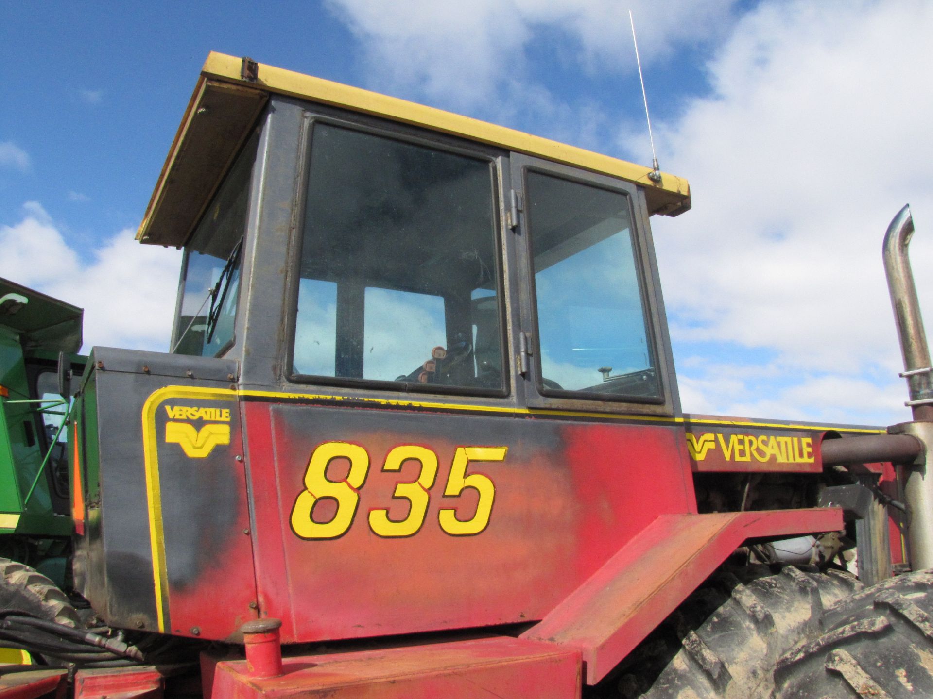 Versatile 835 tractor - Image 27 of 51