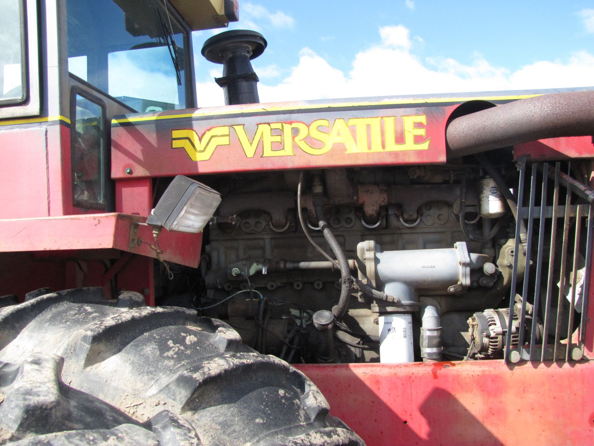 Versatile 835 tractor - Image 32 of 51