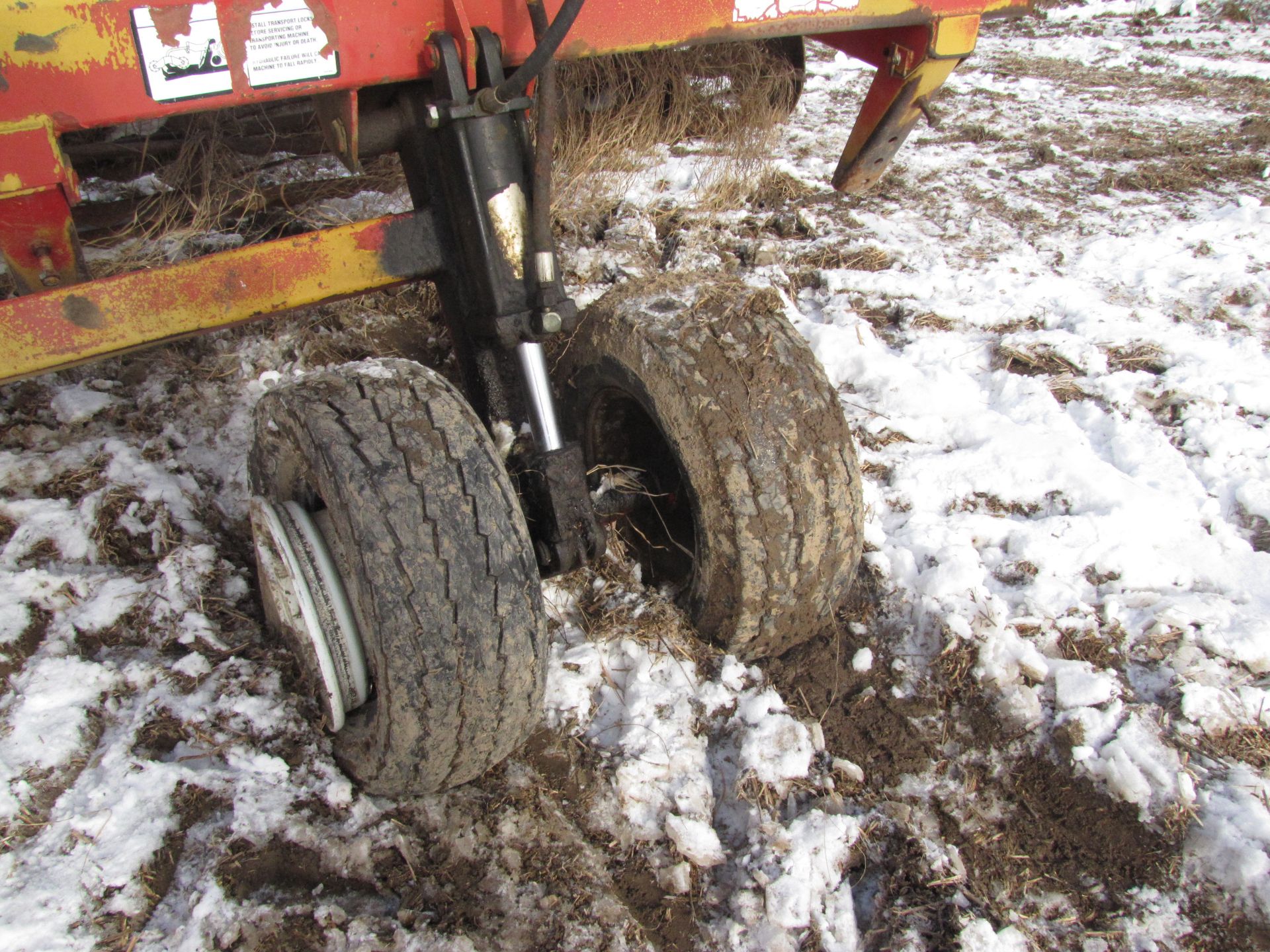 32’ Unverferth rolling harrow - Image 12 of 26