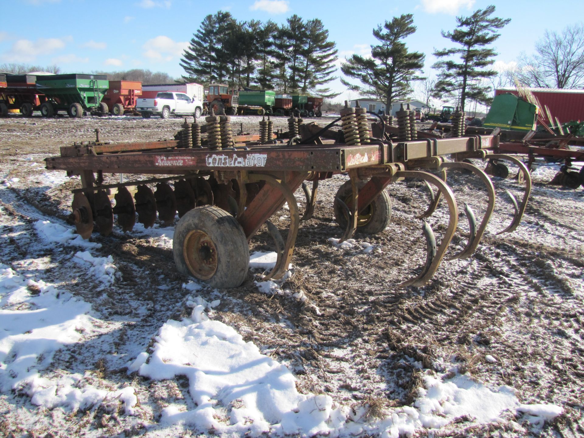 8-shank Kewanee 580 Conser-vator disc chisel plow - Image 4 of 20