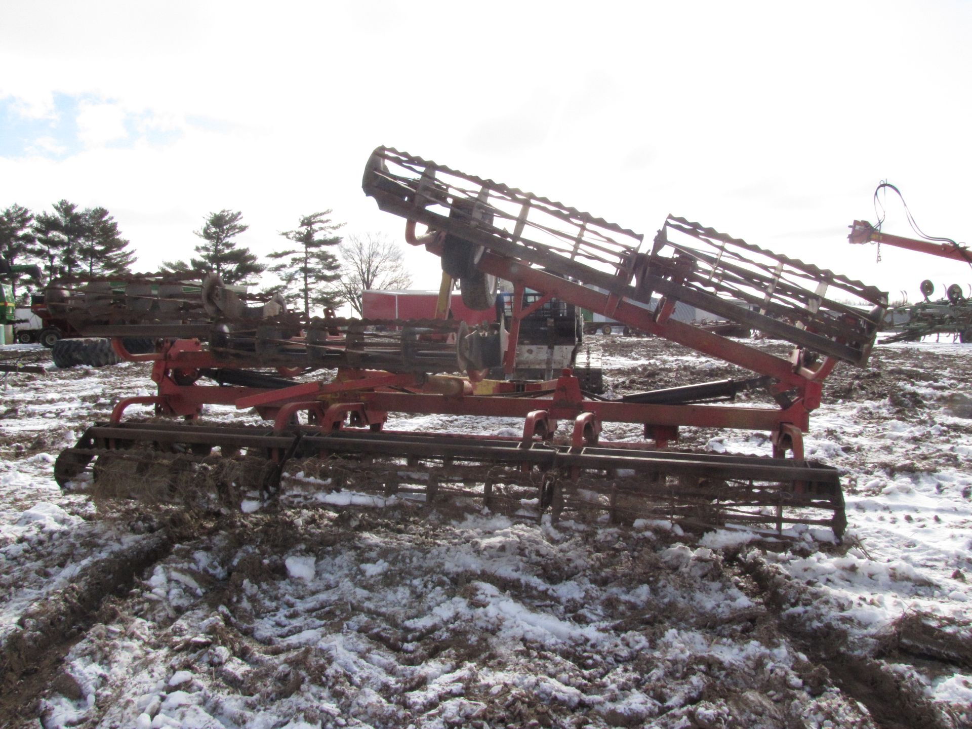 32’ Unverferth rolling harrow - Image 3 of 26