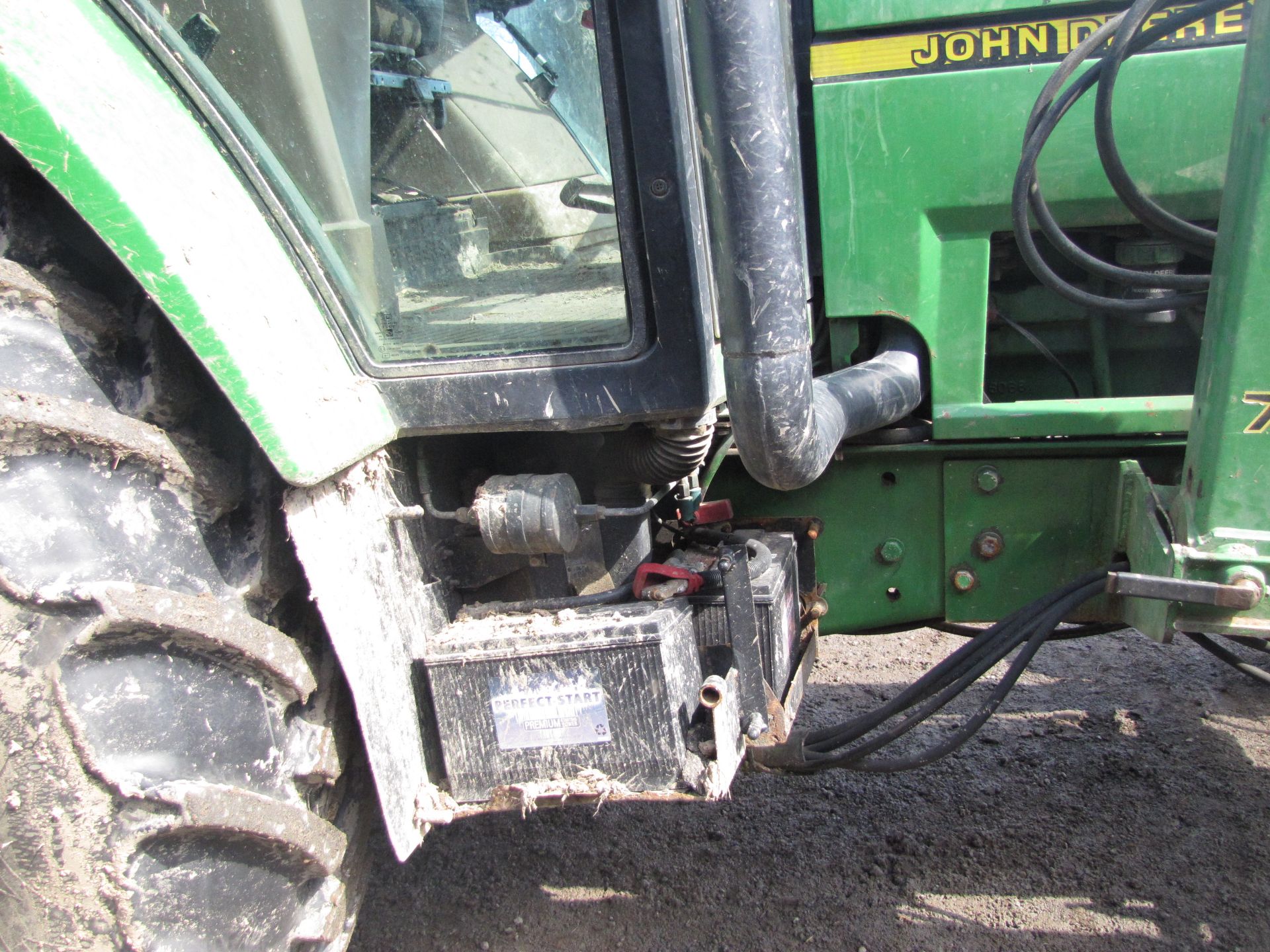 John Deere 7410 tractor w/ 720 loader - Image 27 of 45