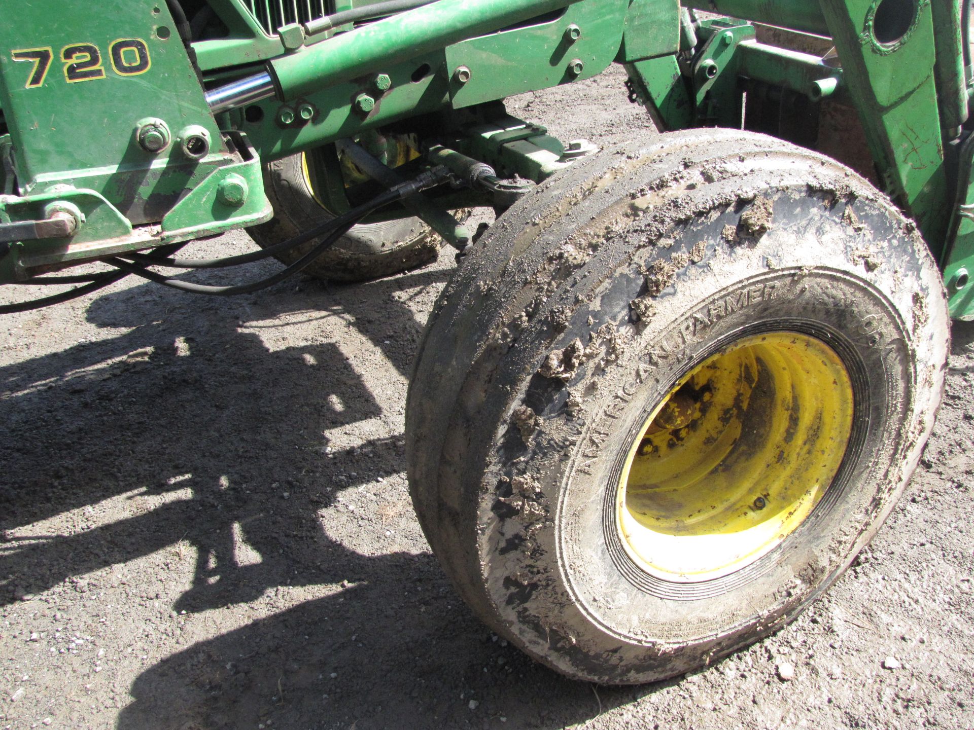 John Deere 7410 tractor w/ 720 loader - Image 29 of 45