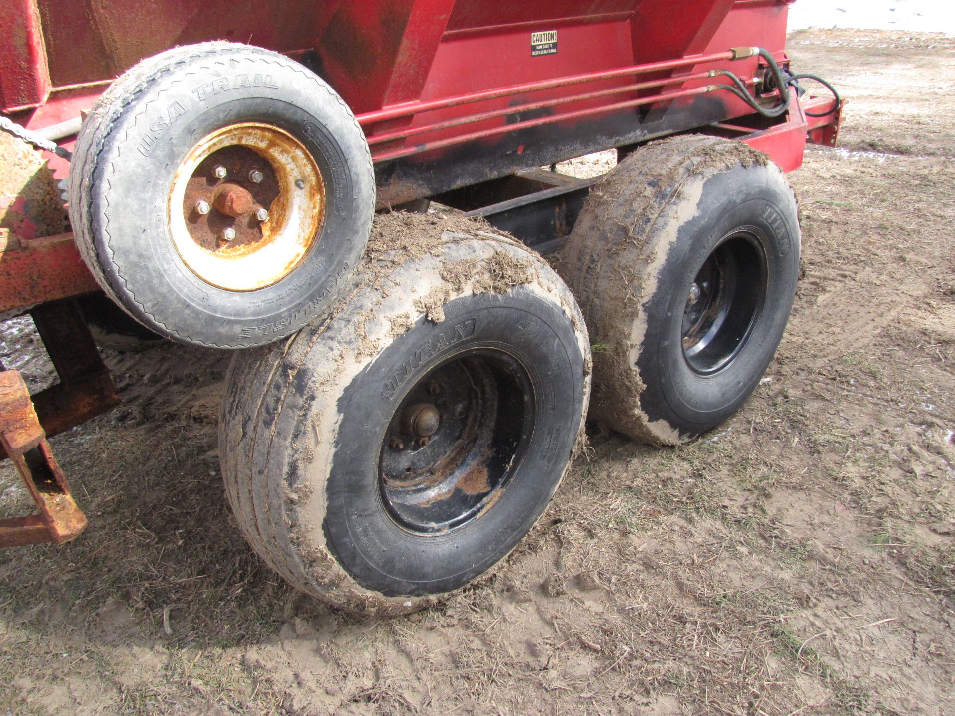 Chandler 6 Ton fertilizer spreader - Image 10 of 29