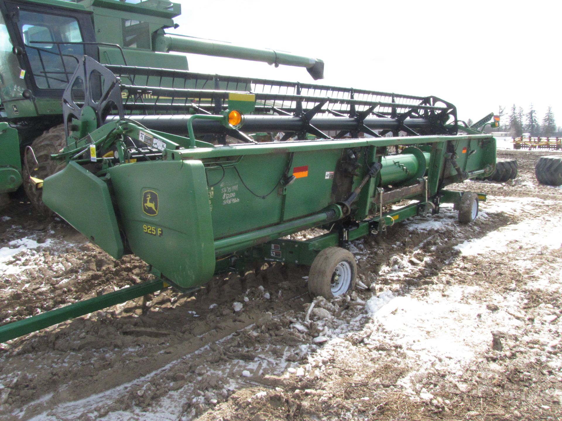 John Deere 925F grain platform - Image 3 of 34