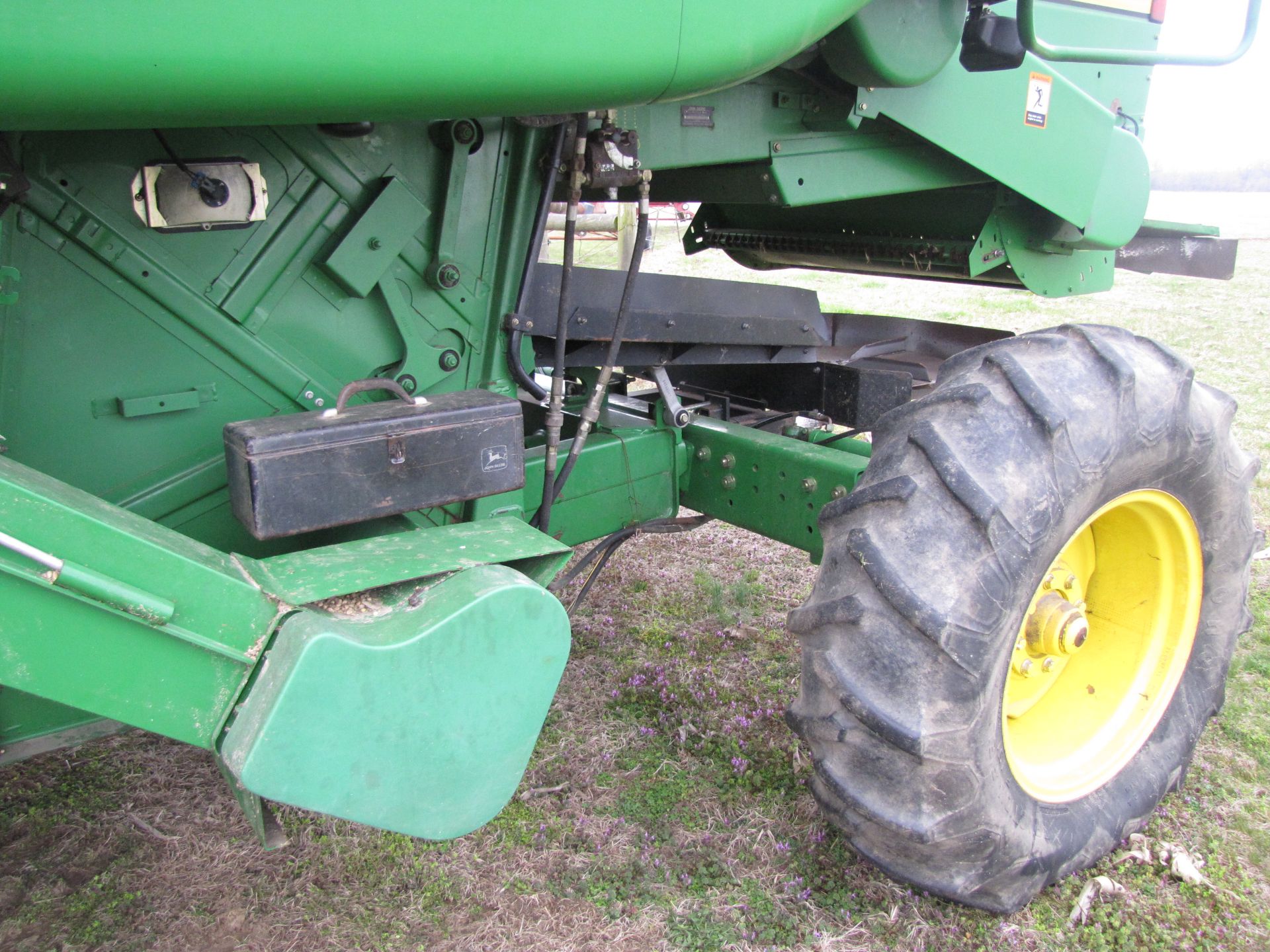 John Deere 9450 combine - Image 35 of 84