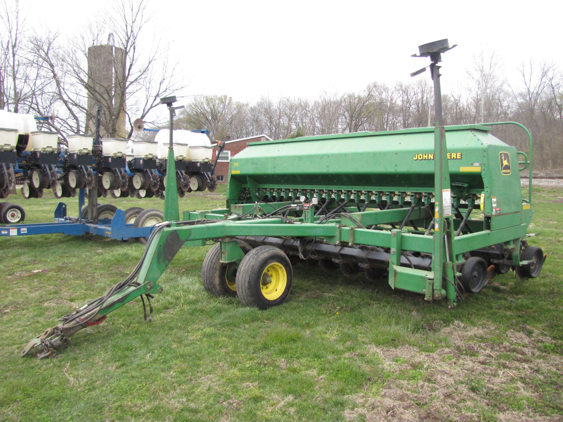 15’ John Deere 1560 no-till drill - Image 3 of 43