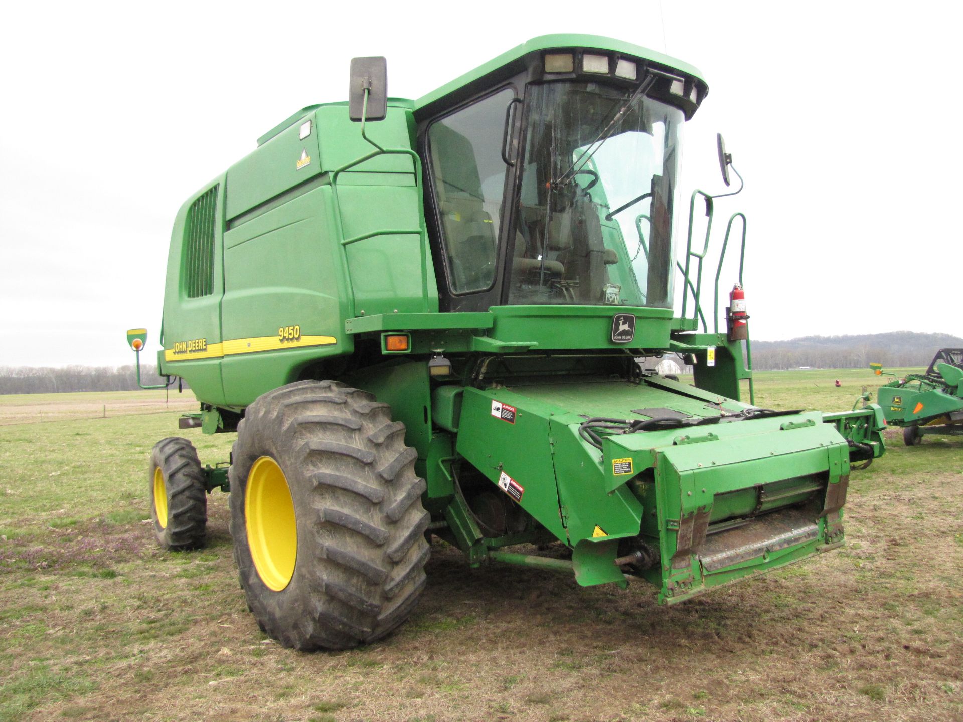 John Deere 9450 combine - Image 3 of 84