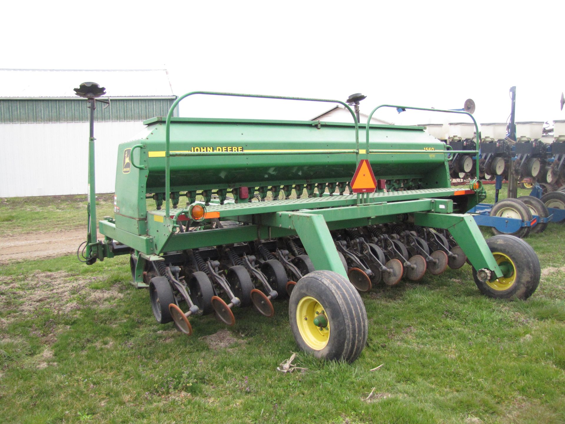 15’ John Deere 1560 no-till drill - Image 5 of 43