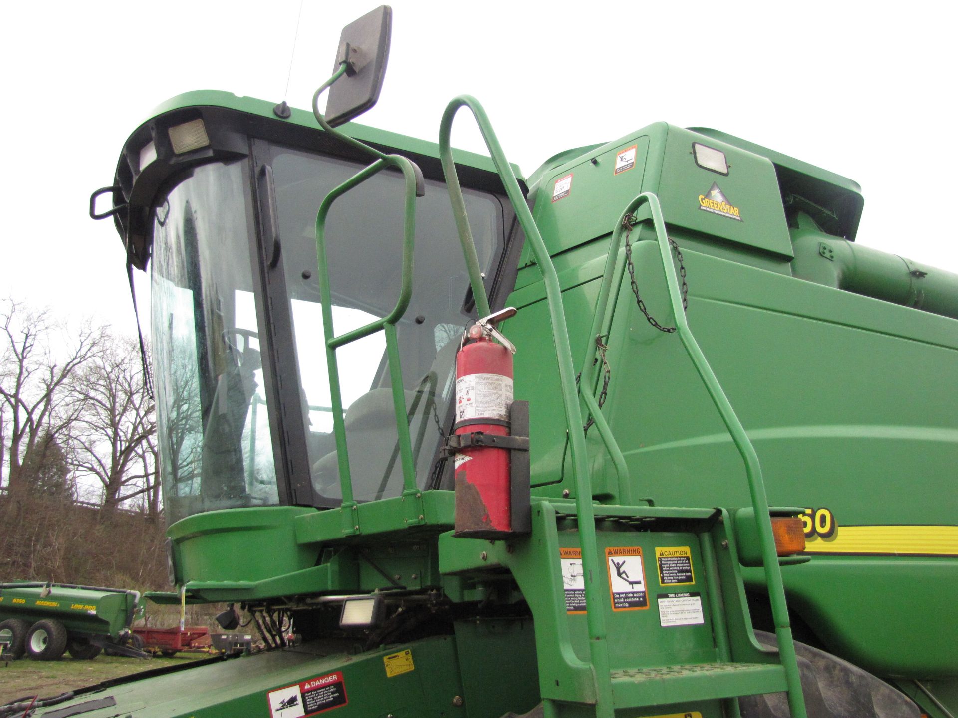 John Deere 9450 combine - Image 28 of 84