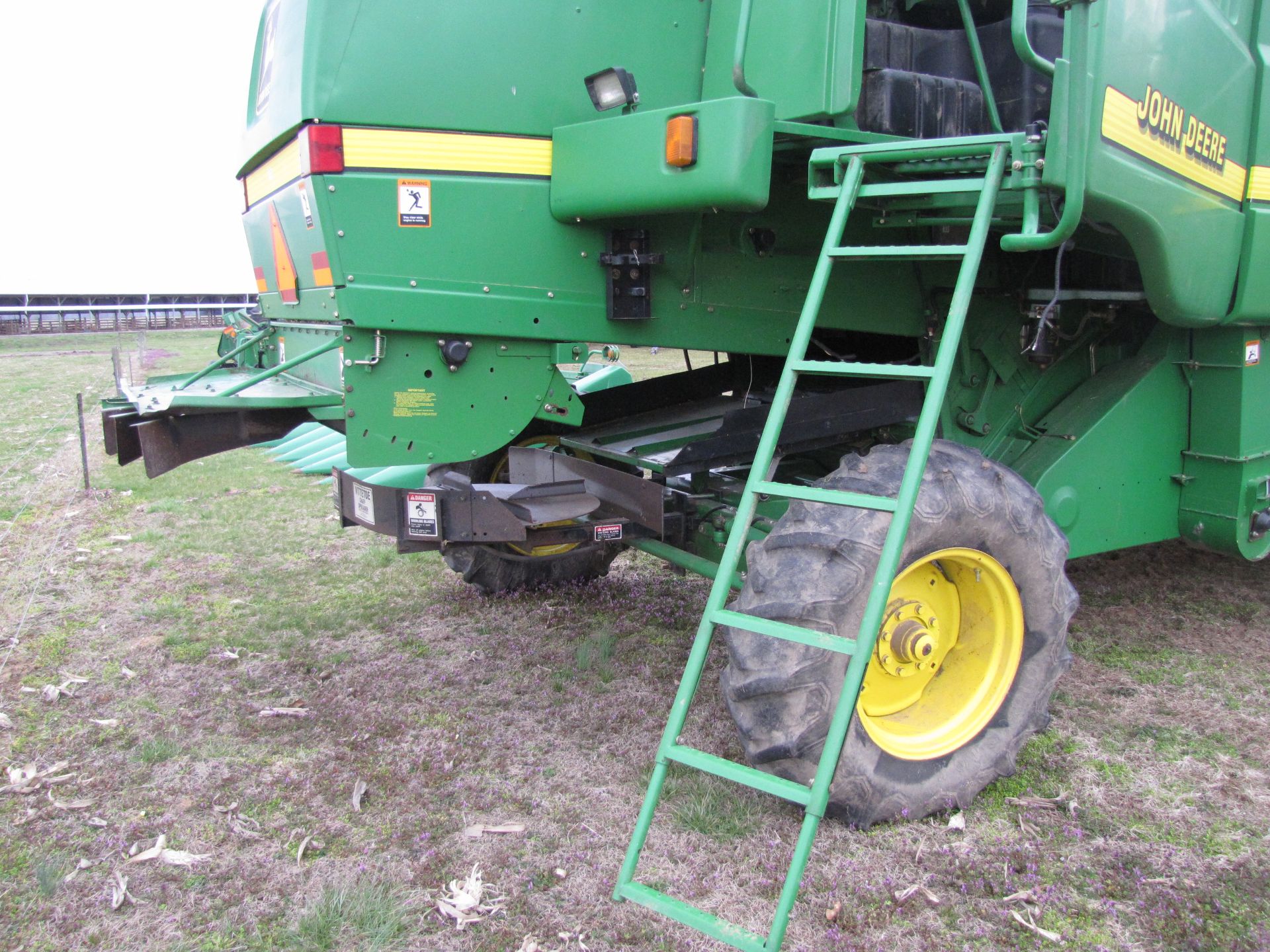 John Deere 9450 combine - Image 59 of 84