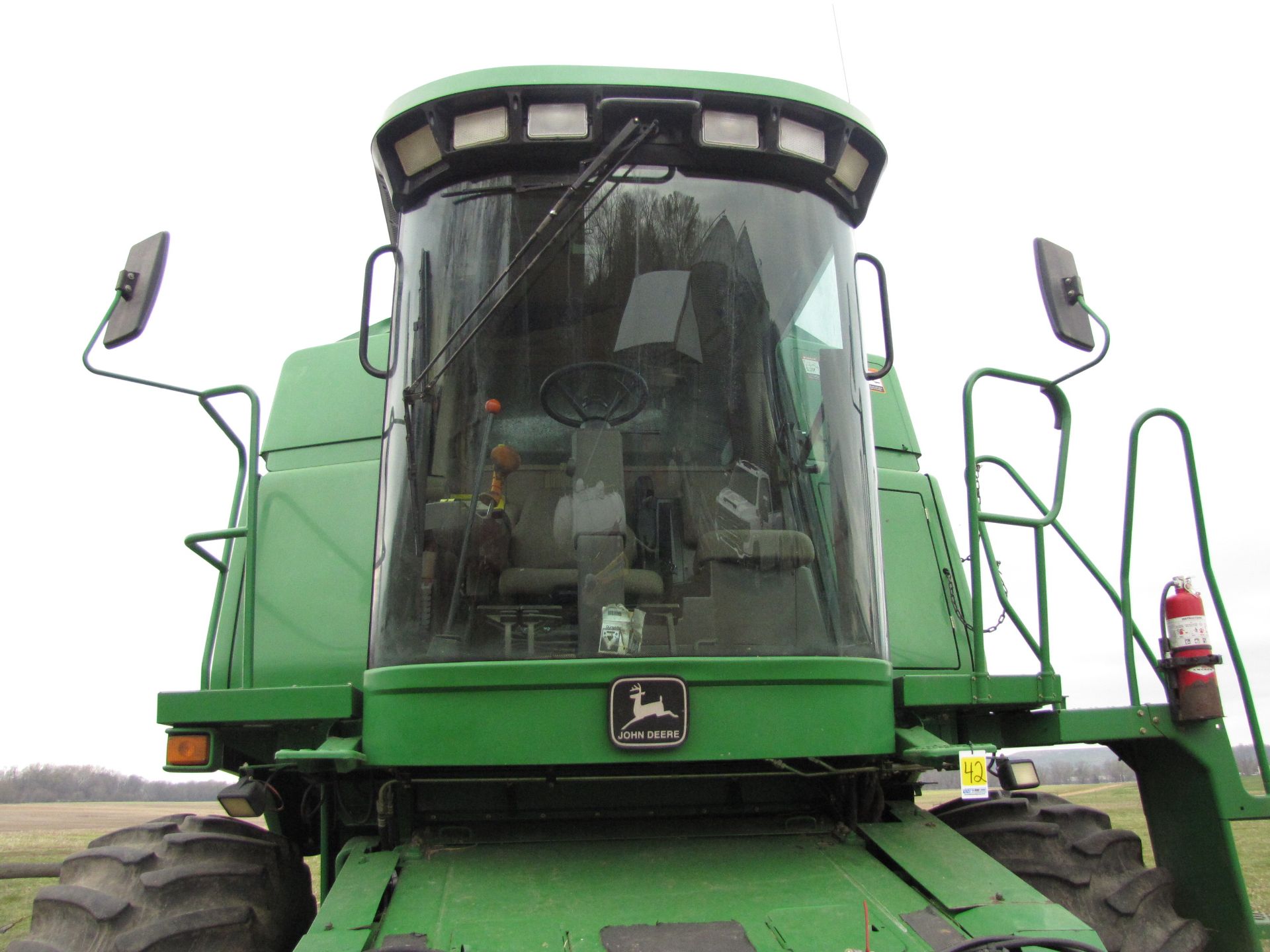 John Deere 9450 combine - Image 22 of 84