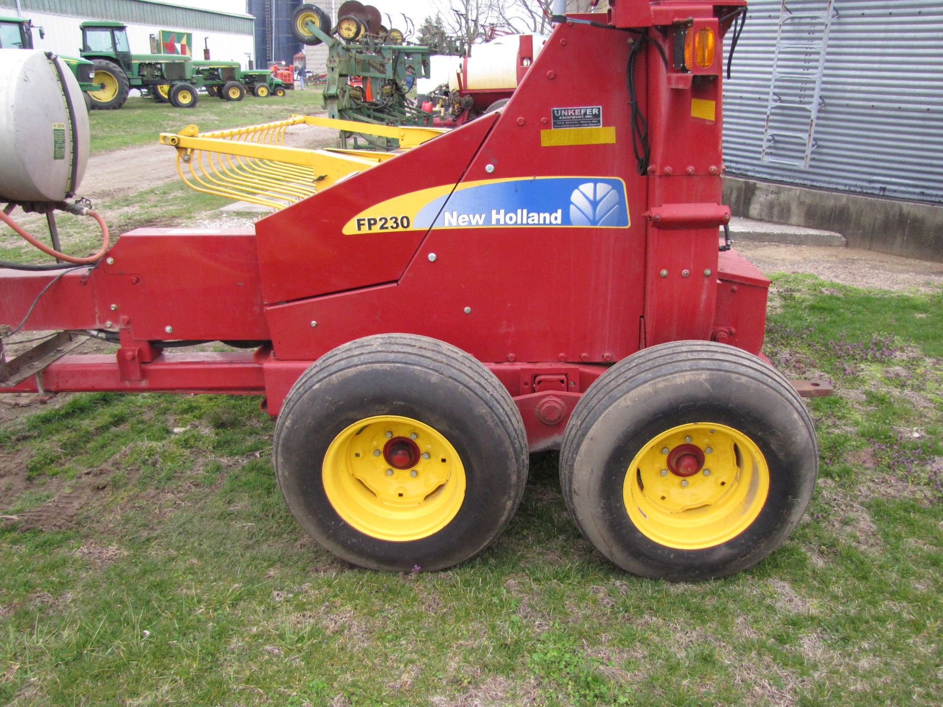 New Holland FP 230 forage harvester - Image 9 of 37