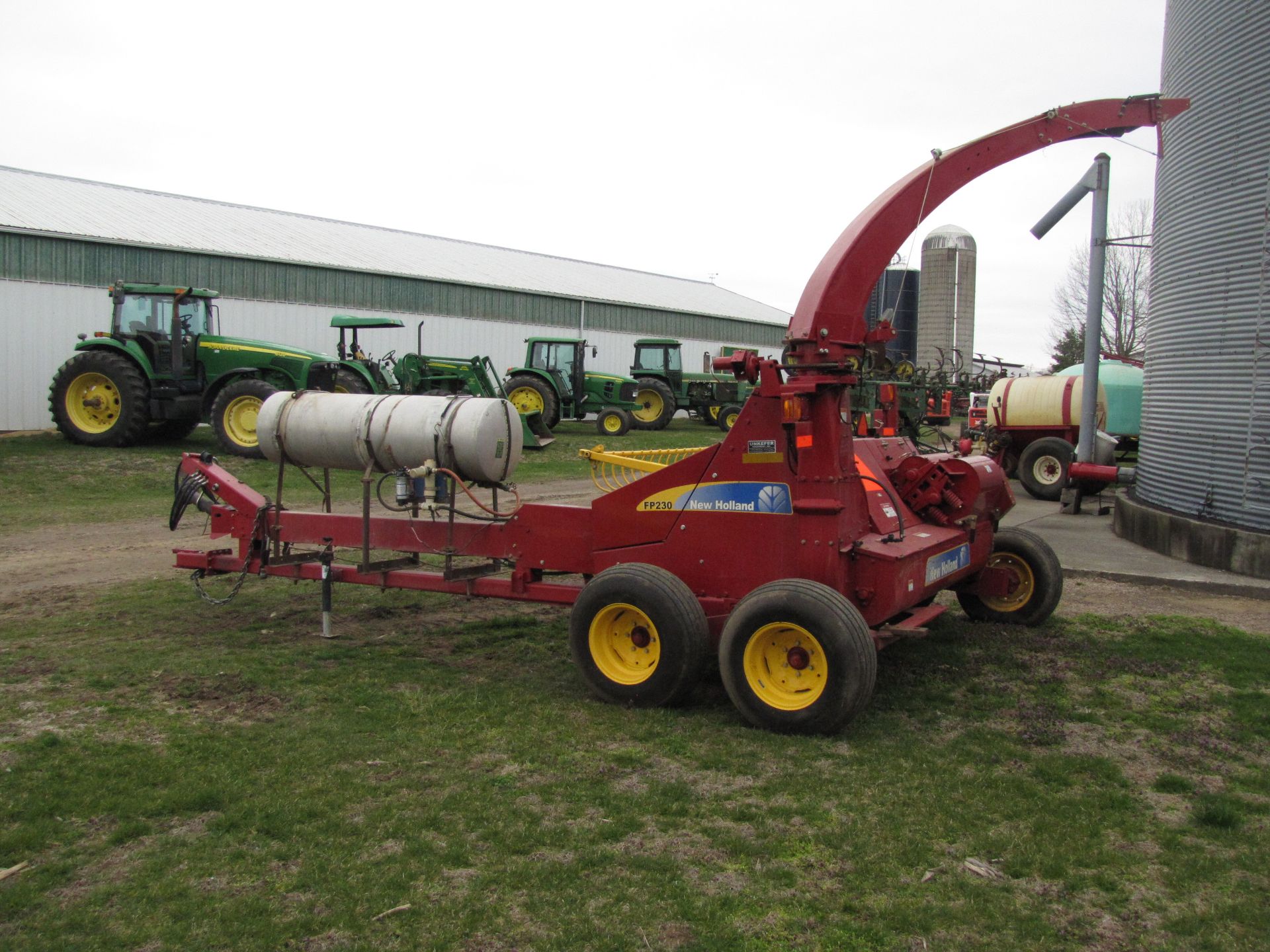 New Holland FP 230 forage harvester - Image 8 of 37