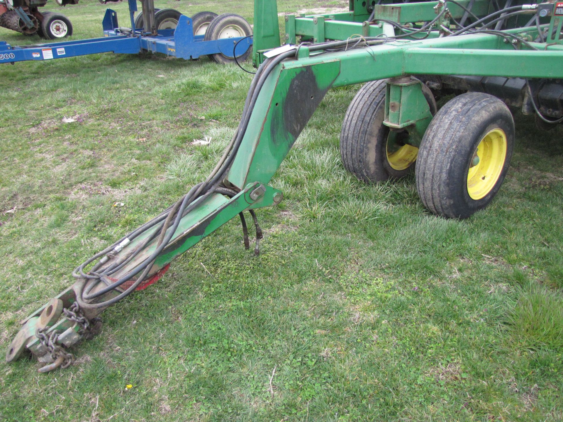 15’ John Deere 1560 no-till drill - Image 23 of 43