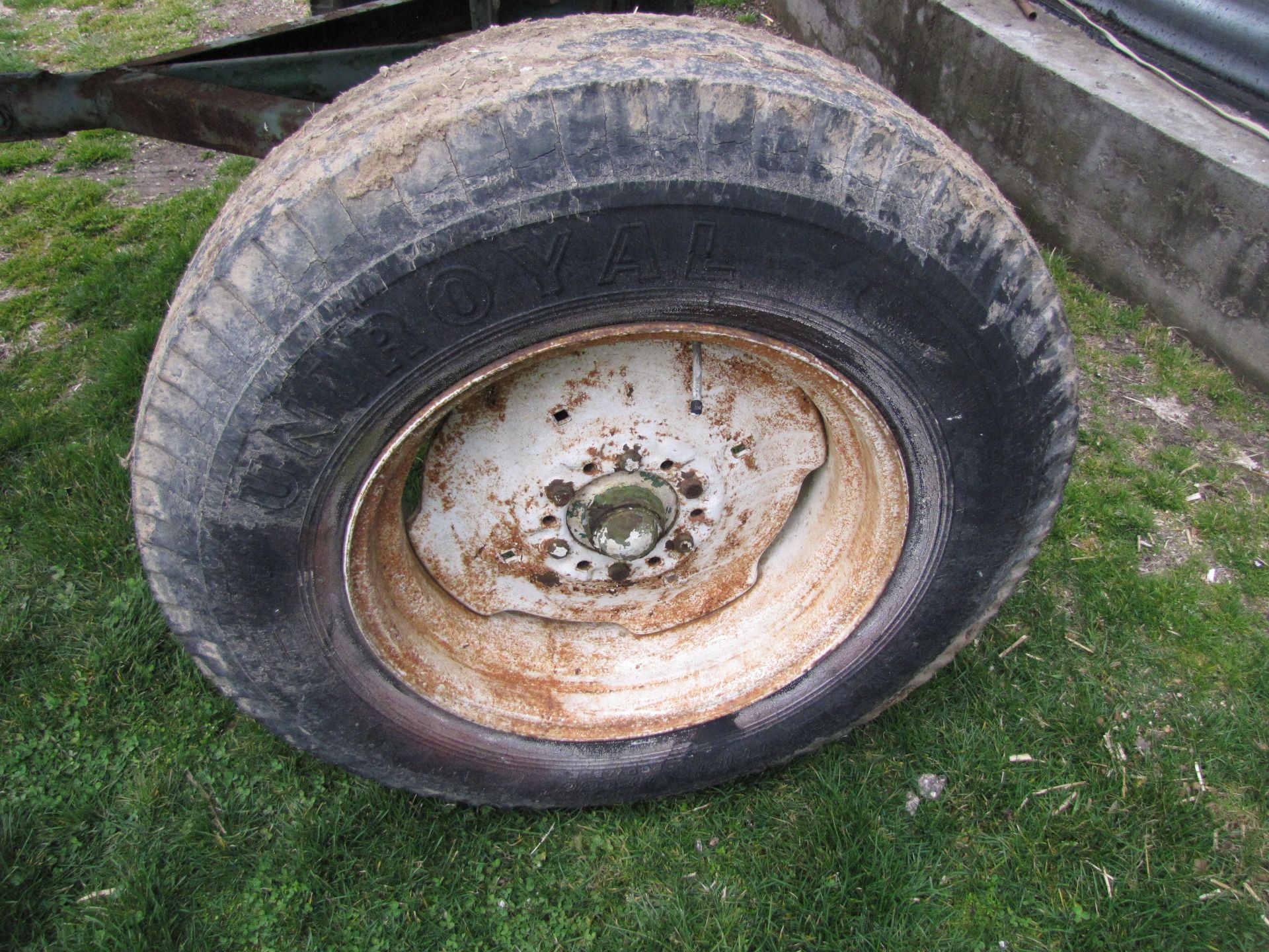 1000 gallon liquid tank on running gear - Image 21 of 23