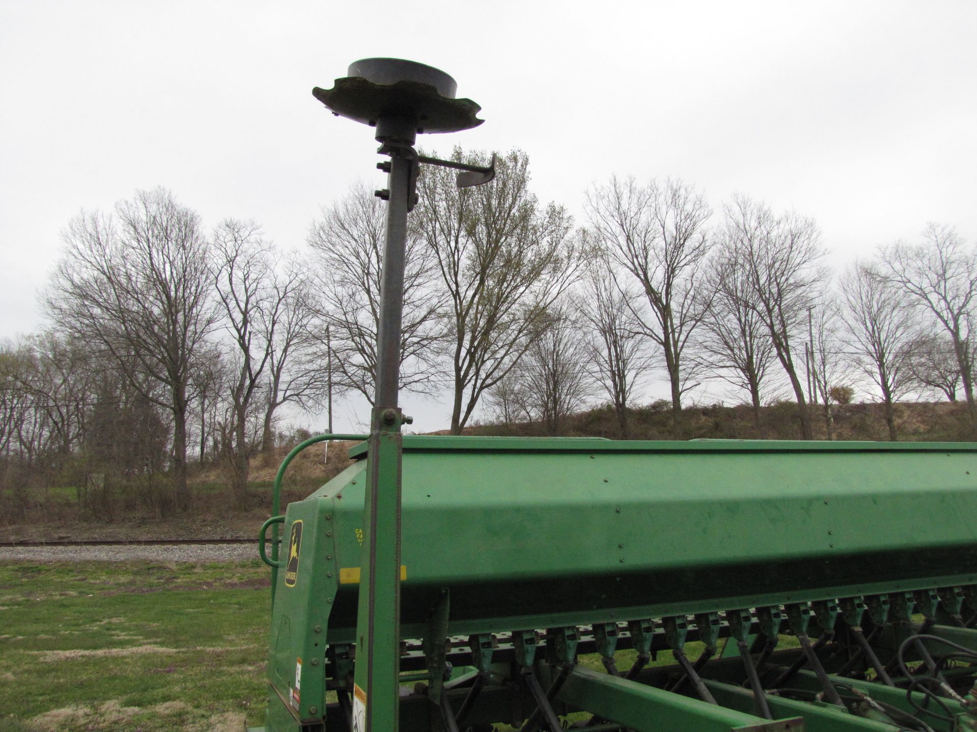 15’ John Deere 1560 no-till drill - Image 15 of 43