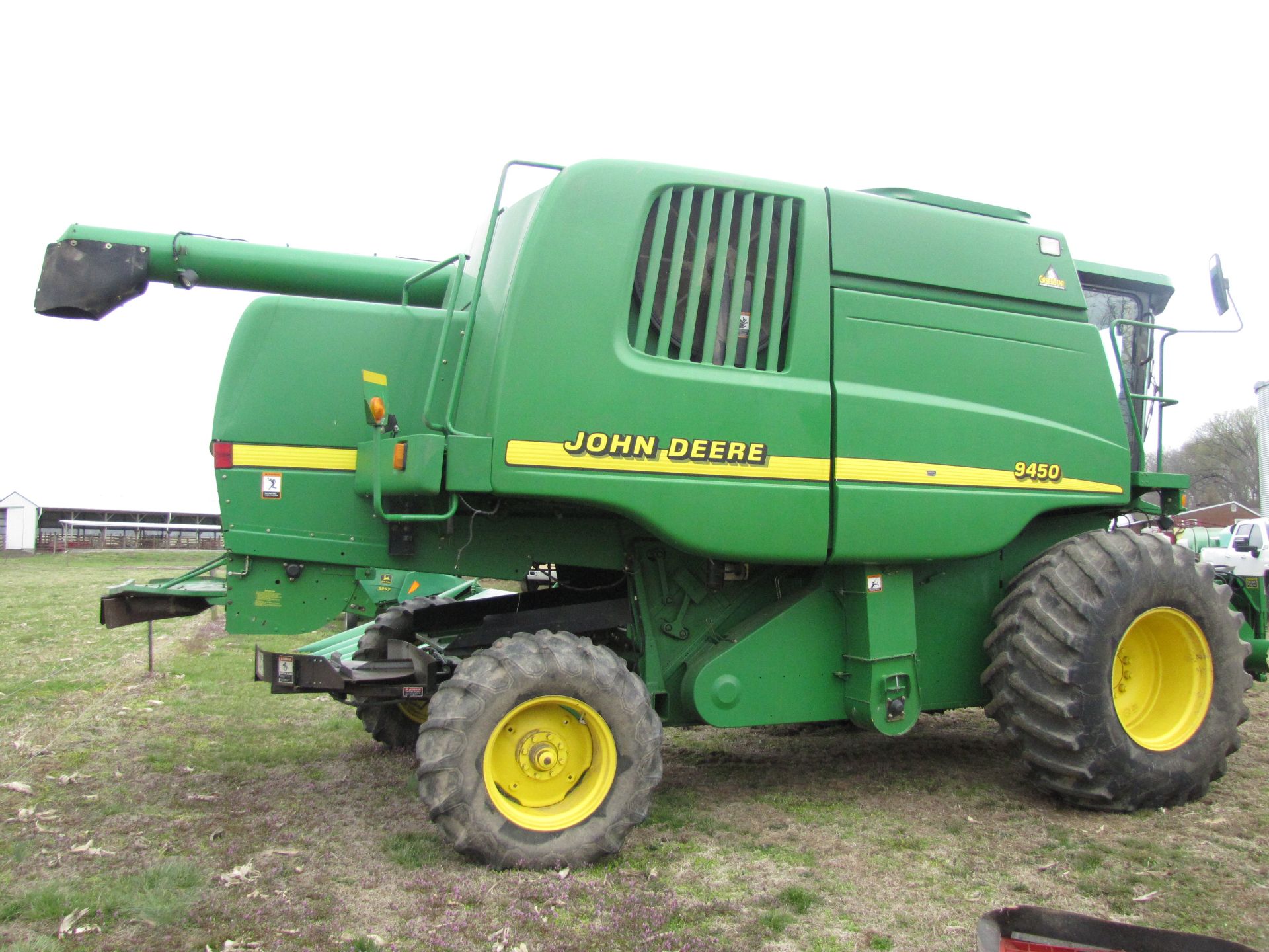 John Deere 9450 combine - Image 8 of 84