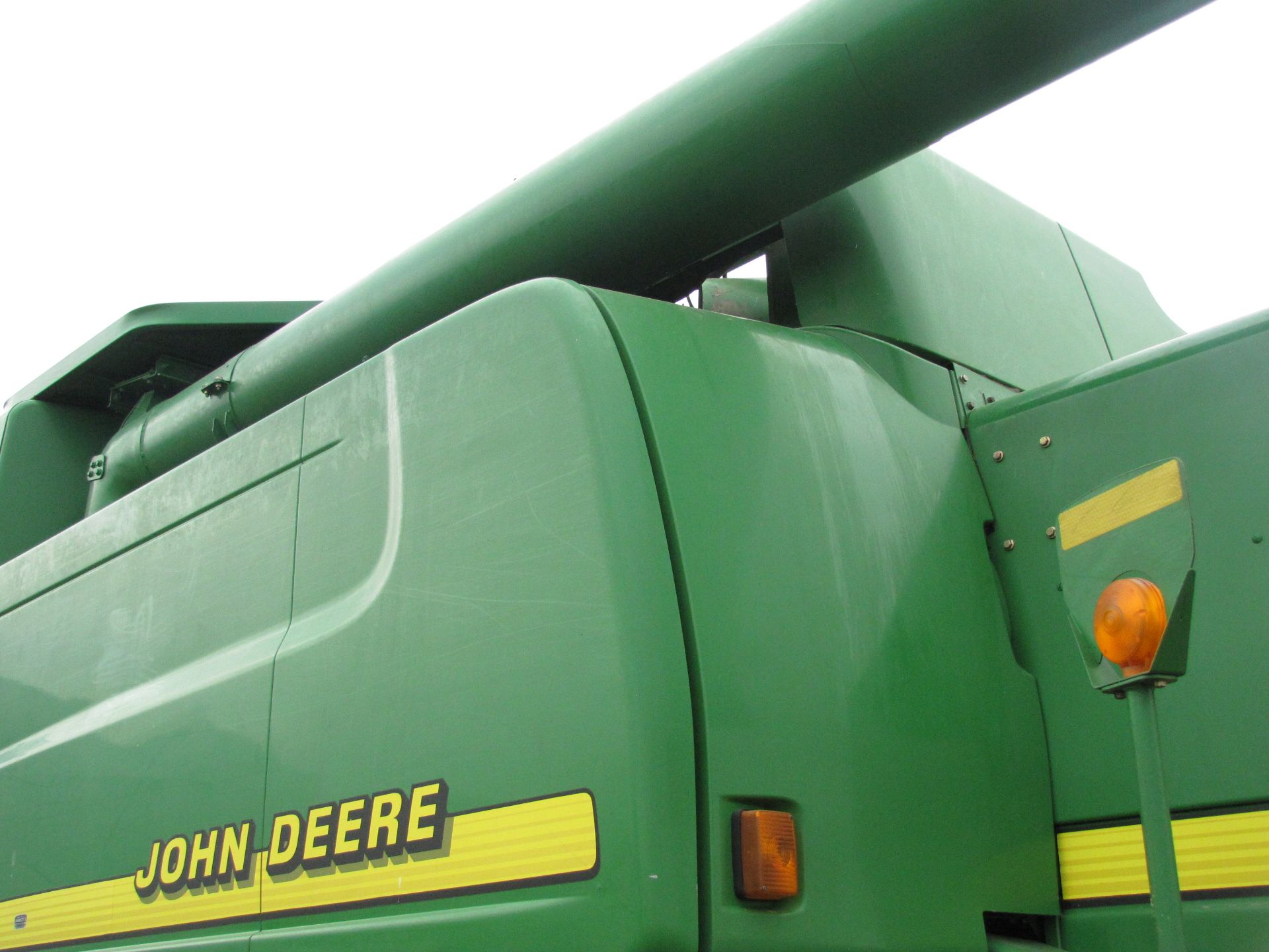 John Deere 9450 combine - Image 39 of 84