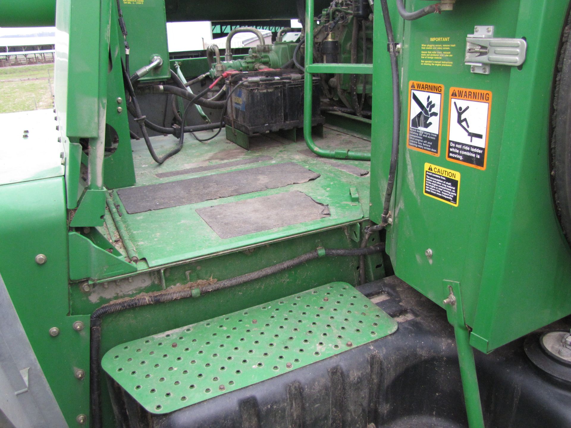 John Deere 9450 combine - Image 62 of 84