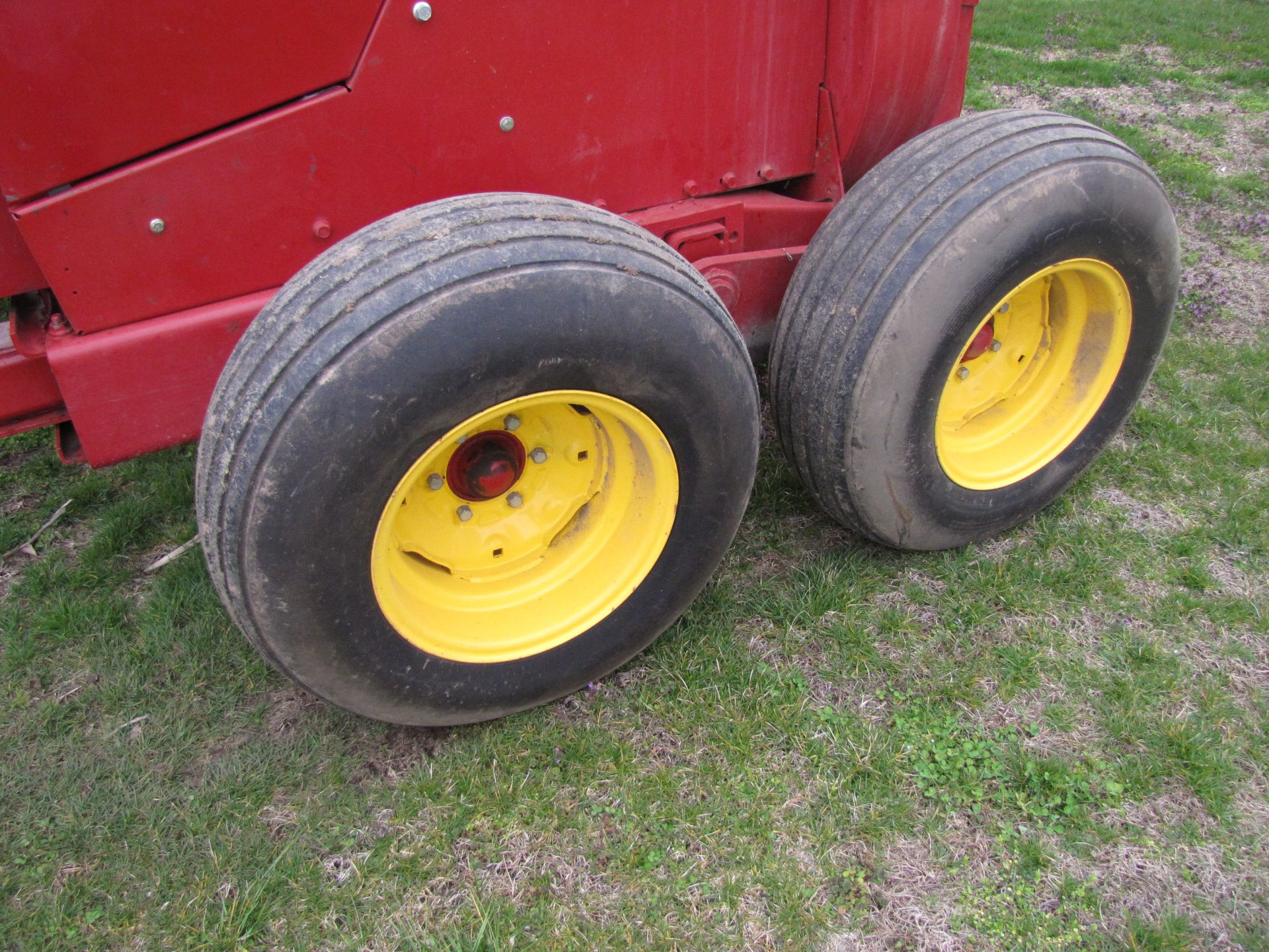 New Holland FP 230 forage harvester - Image 11 of 37