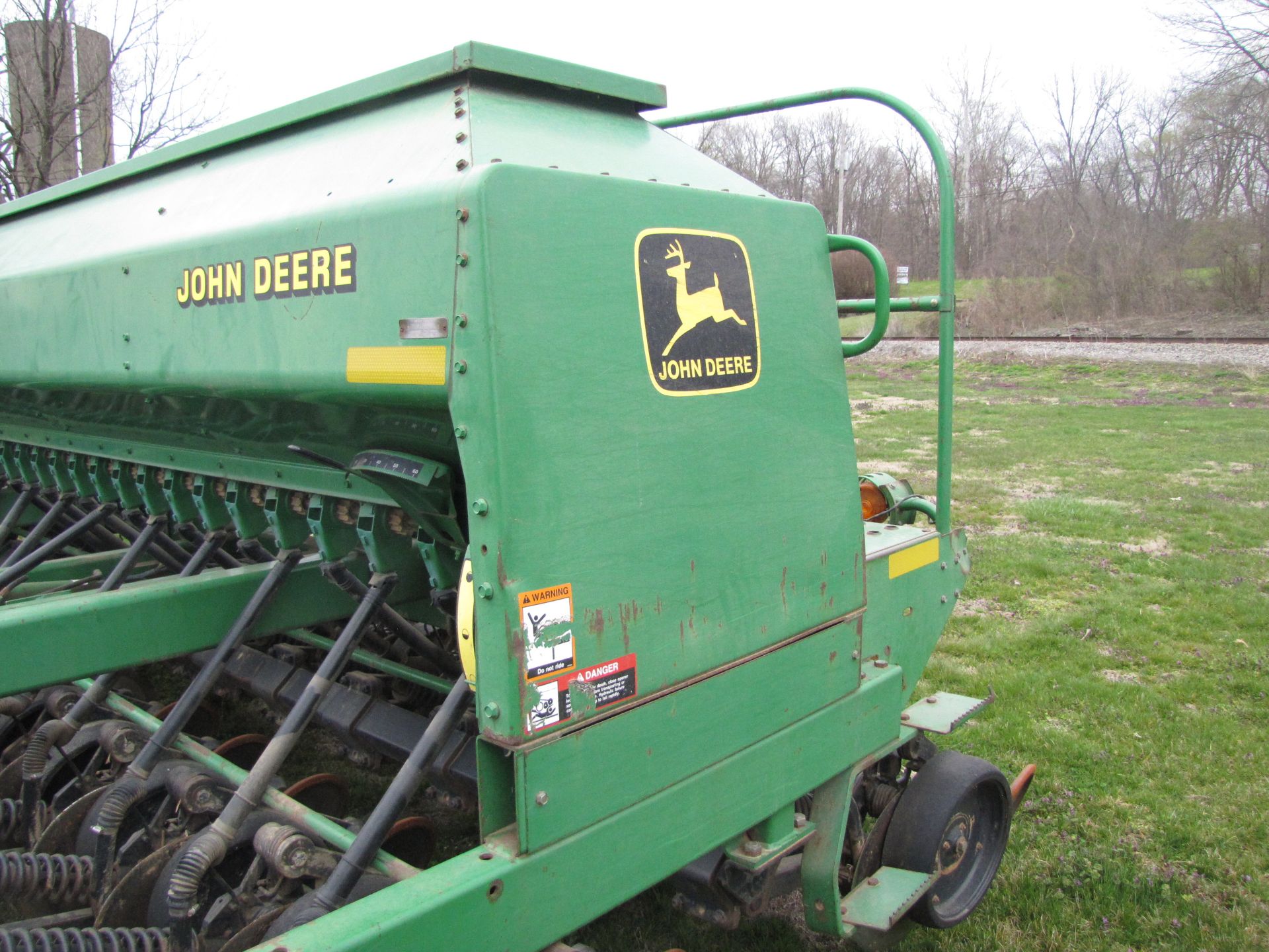 15’ John Deere 1560 no-till drill - Image 26 of 43