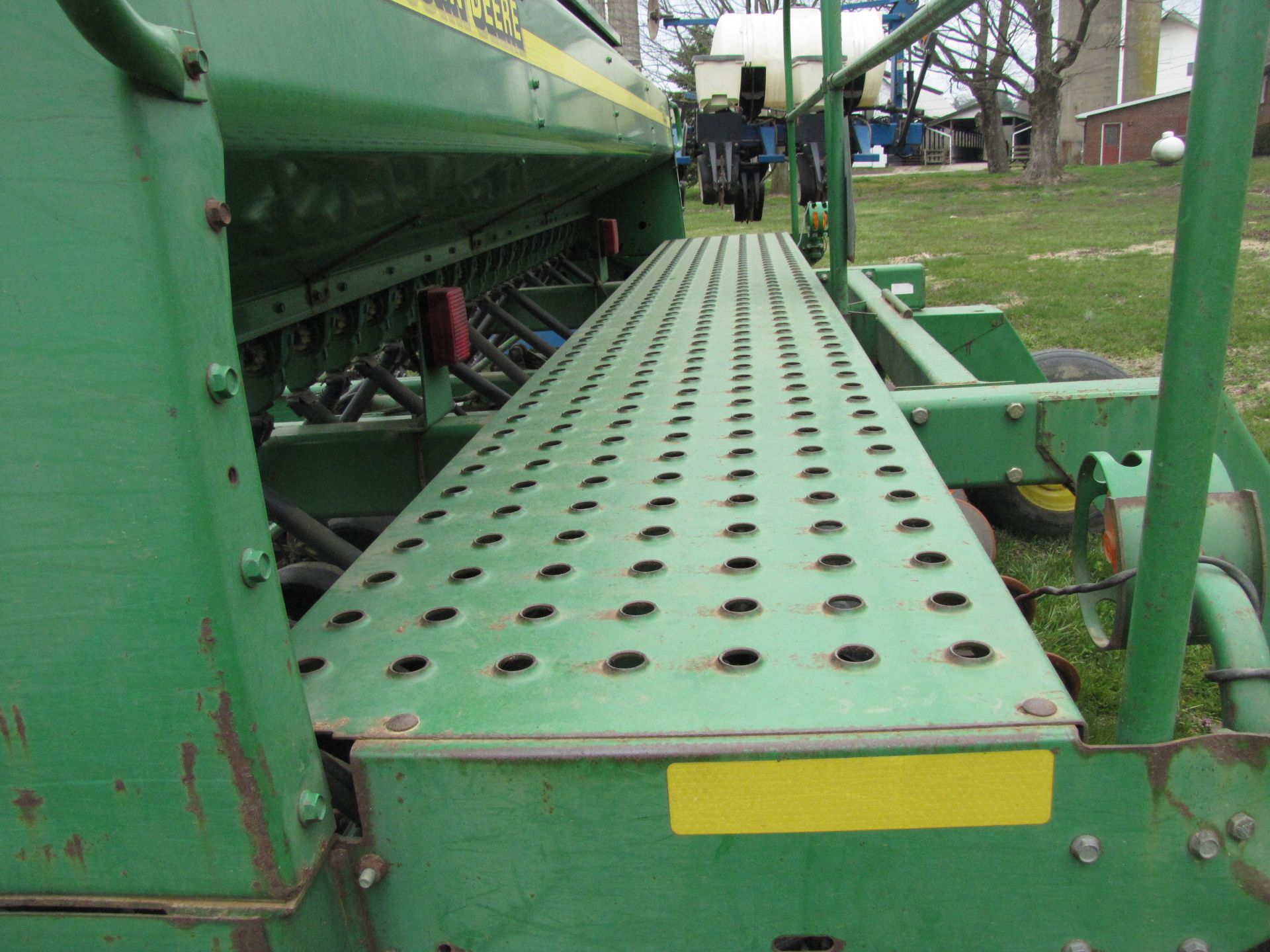 15’ John Deere 1560 no-till drill - Image 37 of 43