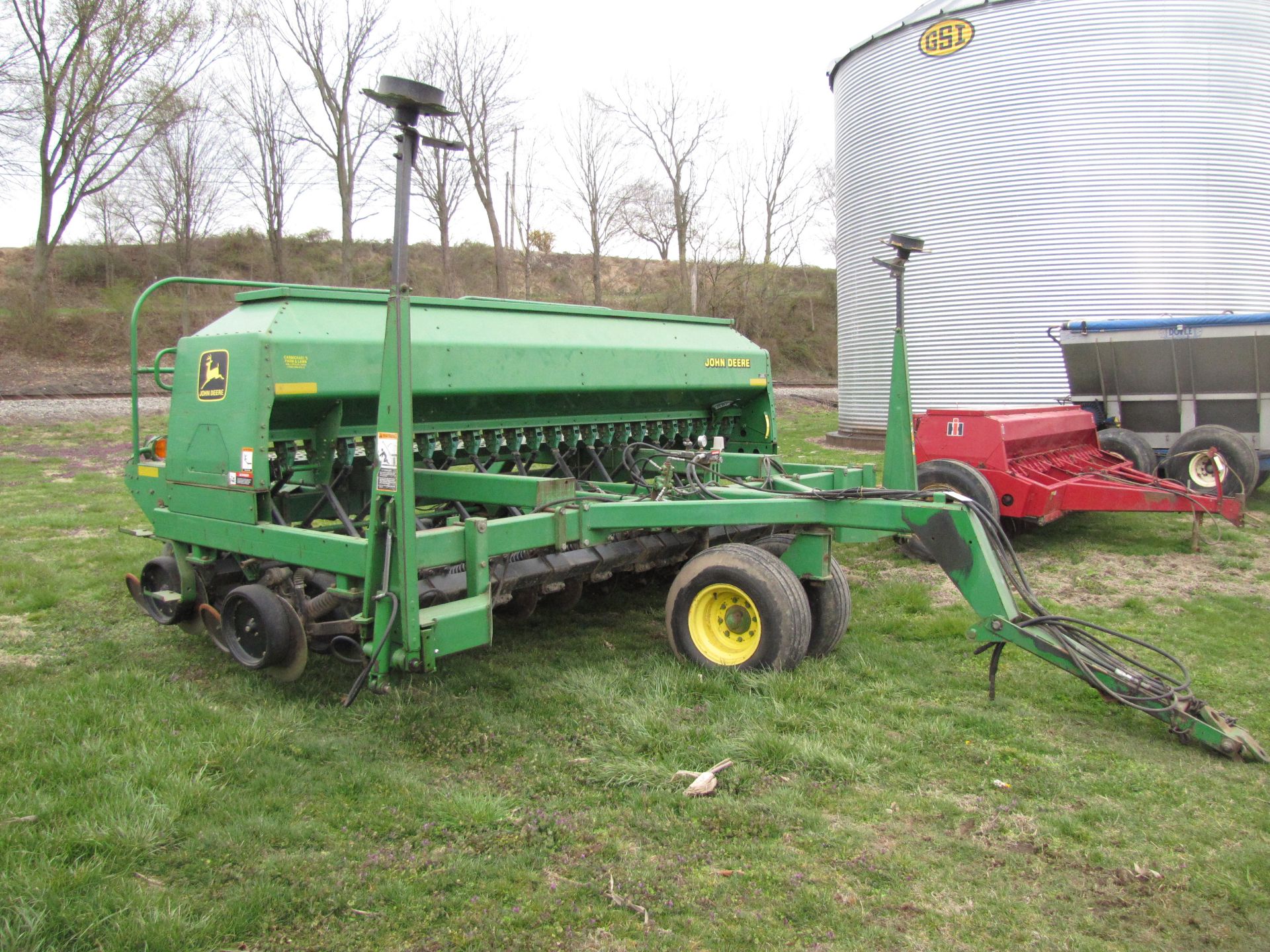 15’ John Deere 1560 no-till drill