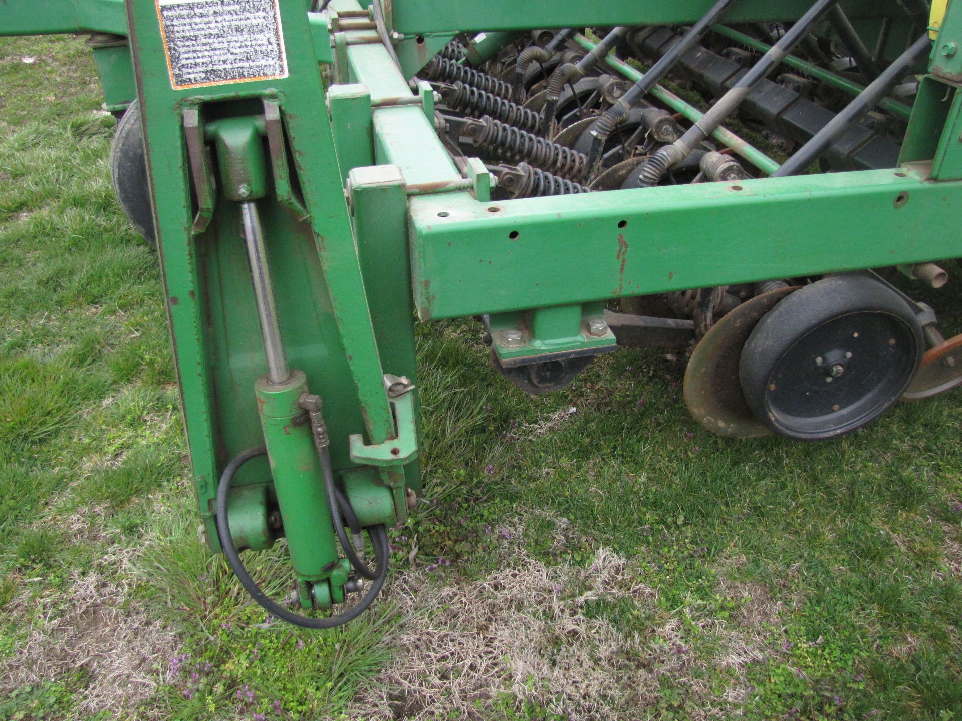 15’ John Deere 1560 no-till drill - Image 27 of 43