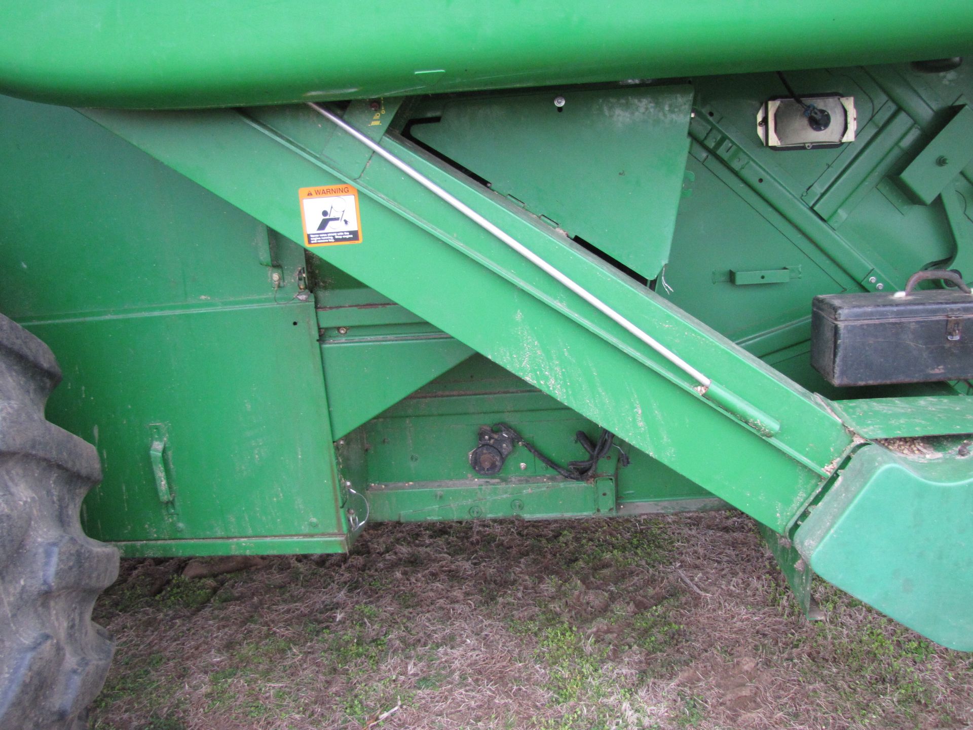 John Deere 9450 combine - Image 34 of 84