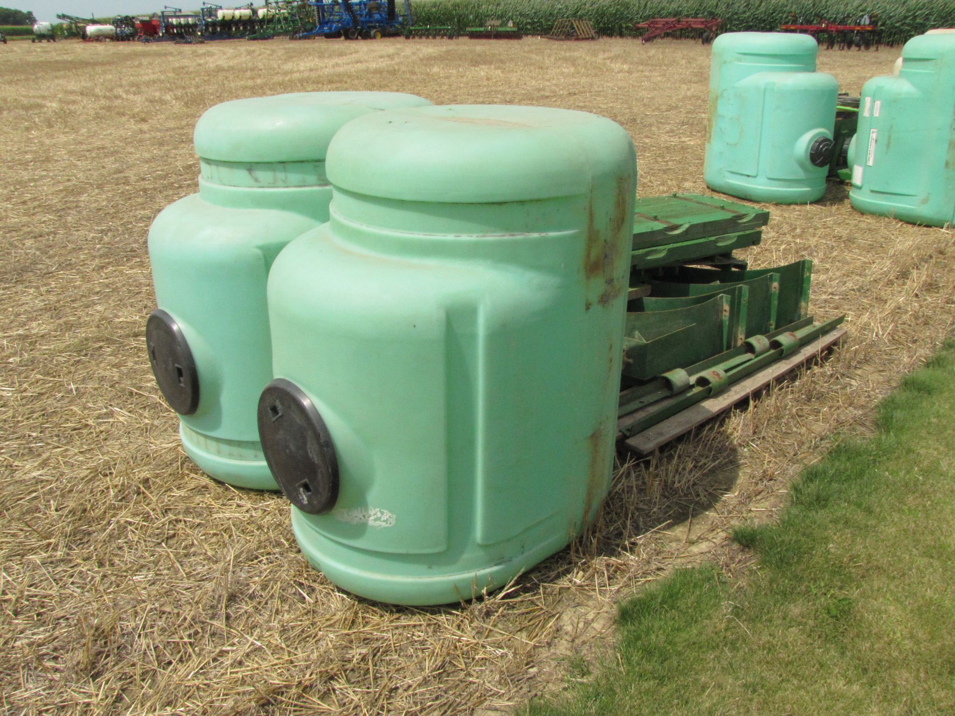 Set of 400-gal saddle tanks - Image 5 of 10