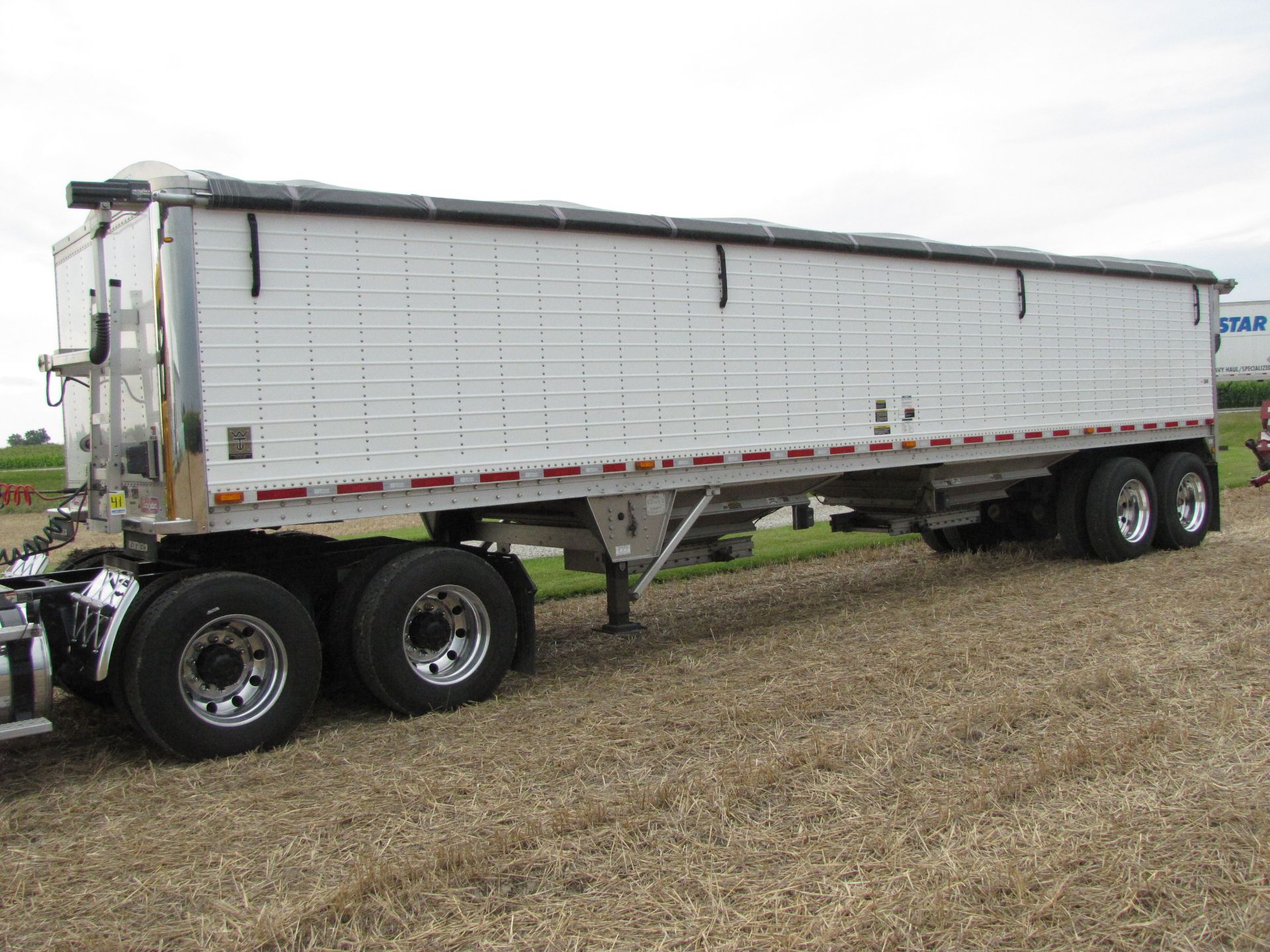 37' 2015 Wilson alum hopper bottom trailer - Image 2 of 48